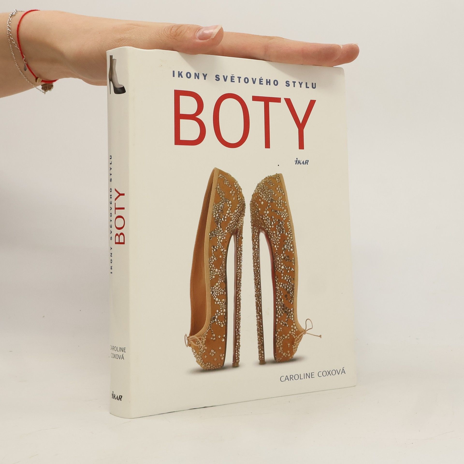 Caroline Cox Boty. Ikony světového stylu