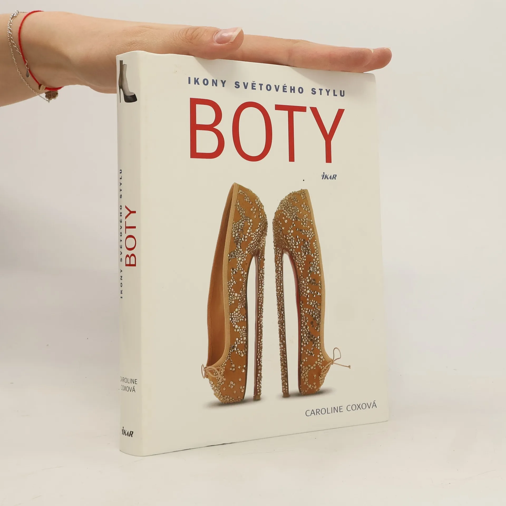 Boty. Ikony světového stylu | Kniha | Caroline Cox | CS