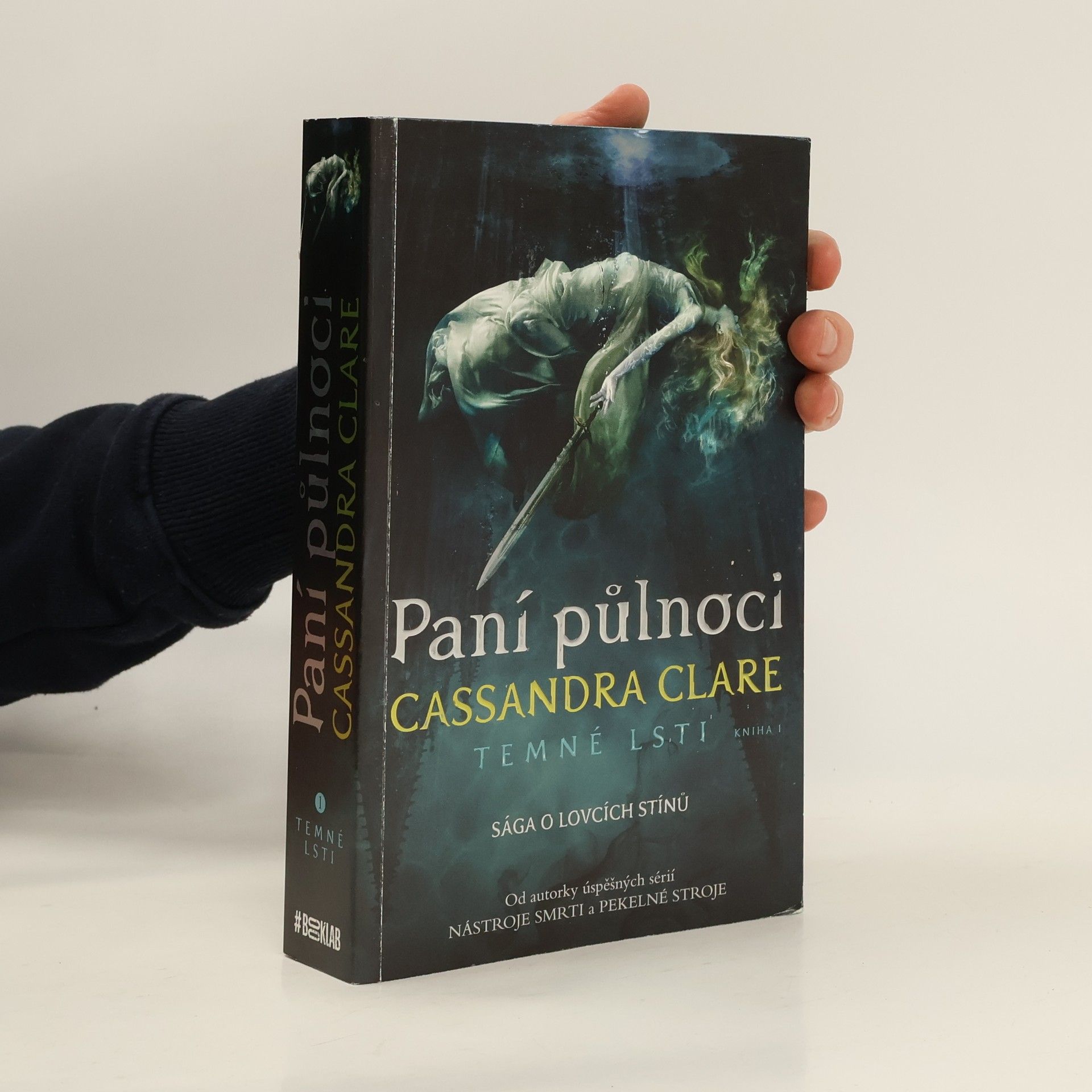 Cassandra Clare Temné lsti. Kniha první, Paní půlnoci