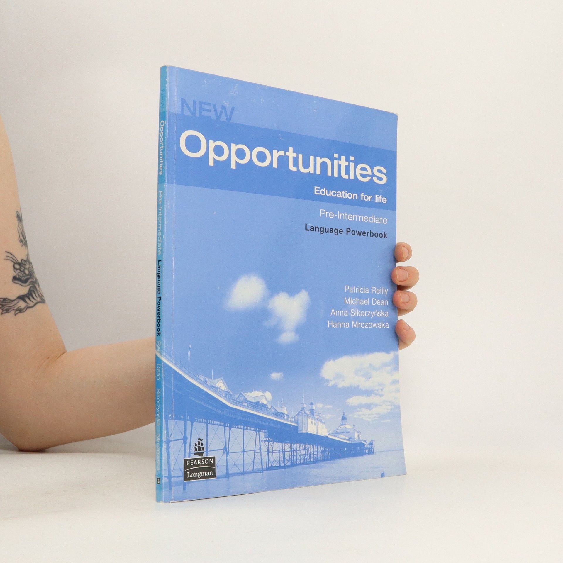 Patricia Reilly Giff New Opportunities : education for life. Language Powerbook with Mini-Dictionary