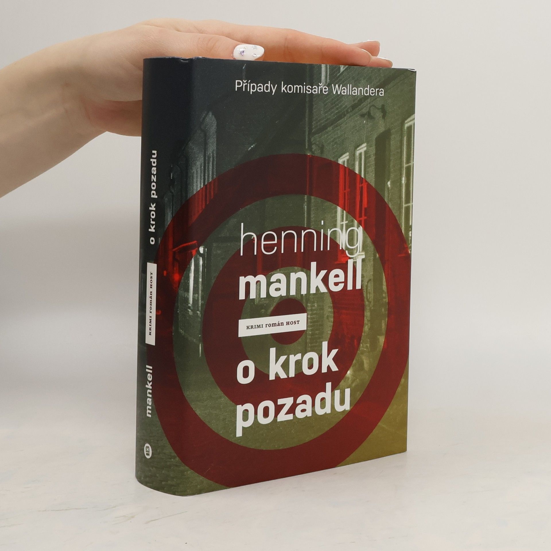 Henning Mankell O krok pozadu