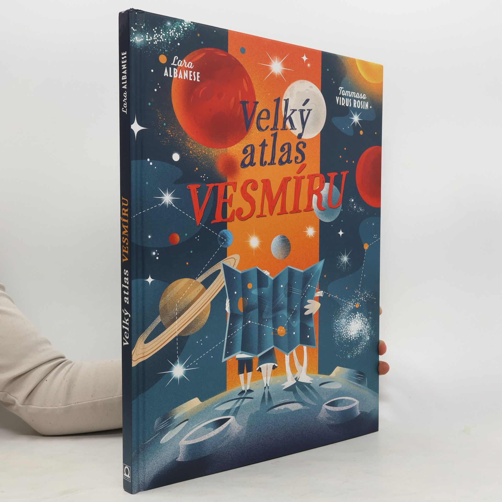 Lara Albanese Velký atlas vesmíru