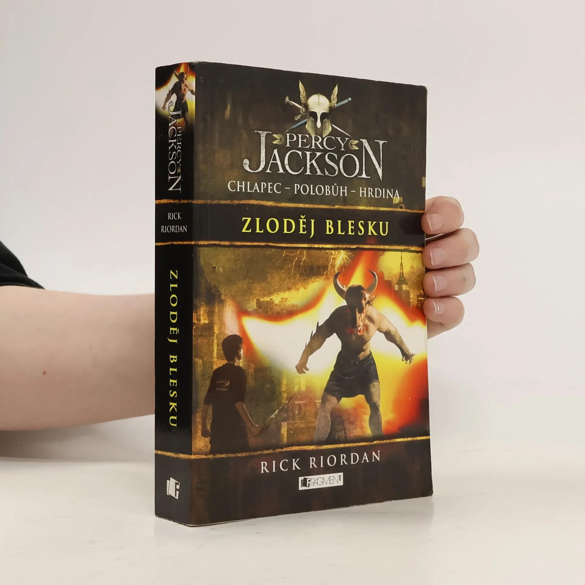 Percy Jackson. Zloděj blesku | Kniha | mäkká | Rick Riordan | CS