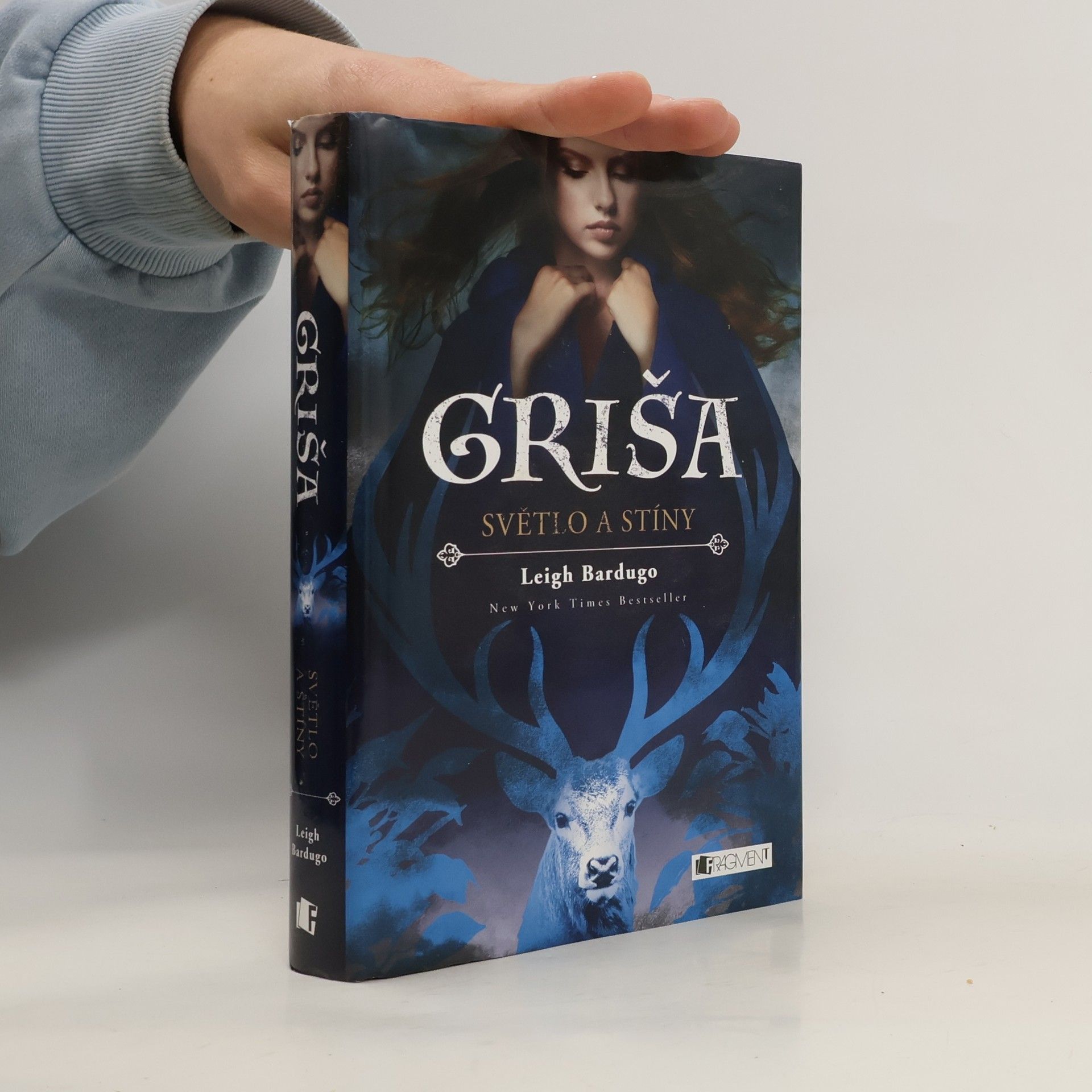 Leigh Bardugo Griša. Světlo a stíny