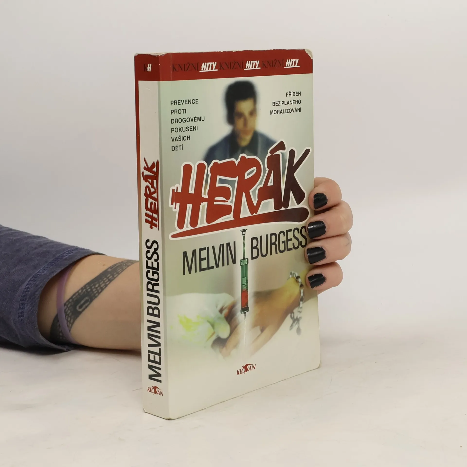 Herák | Book | Paperback | Melvin Burgess | CS