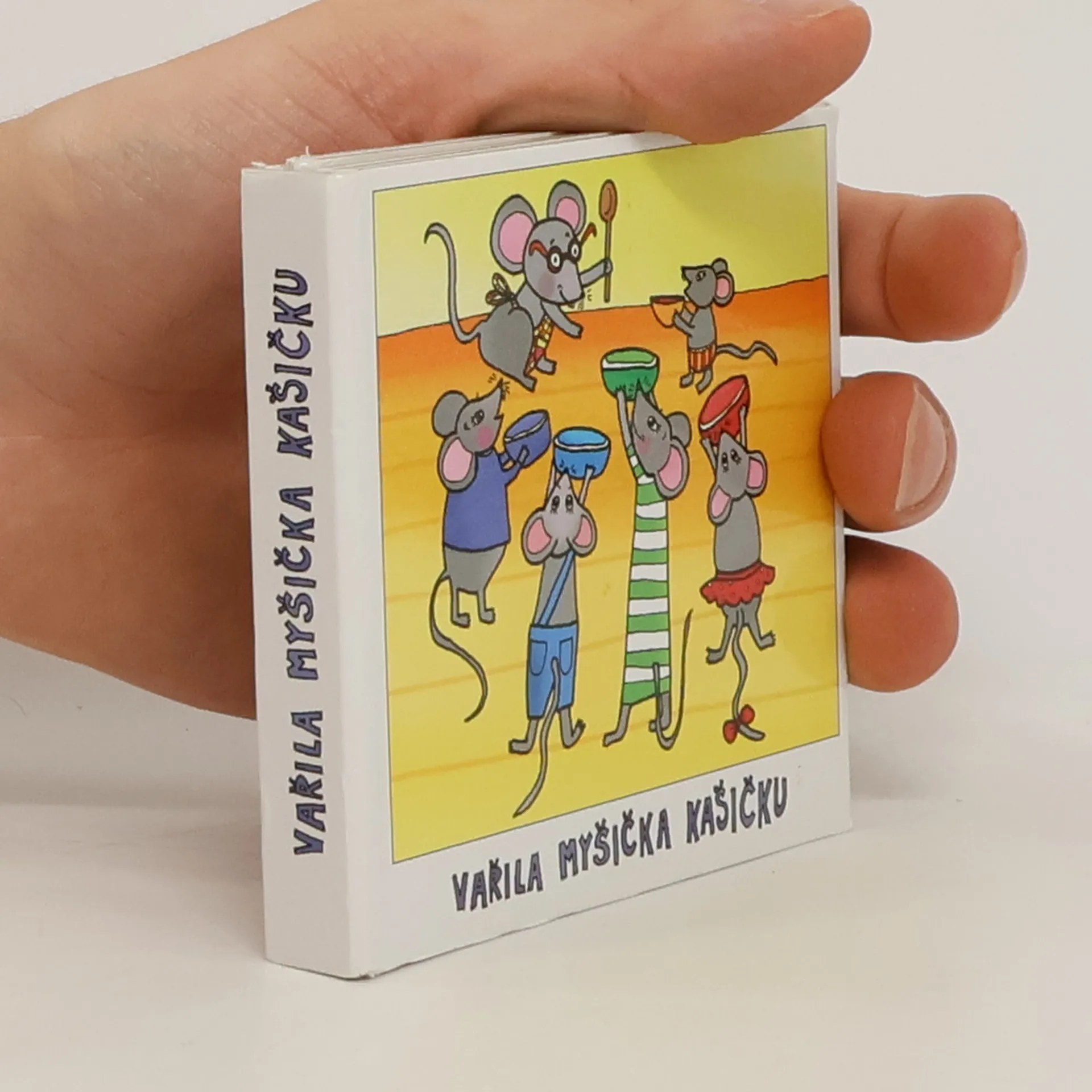 Vařila myšička kašičku | Kniha | Jana Semelková | CS