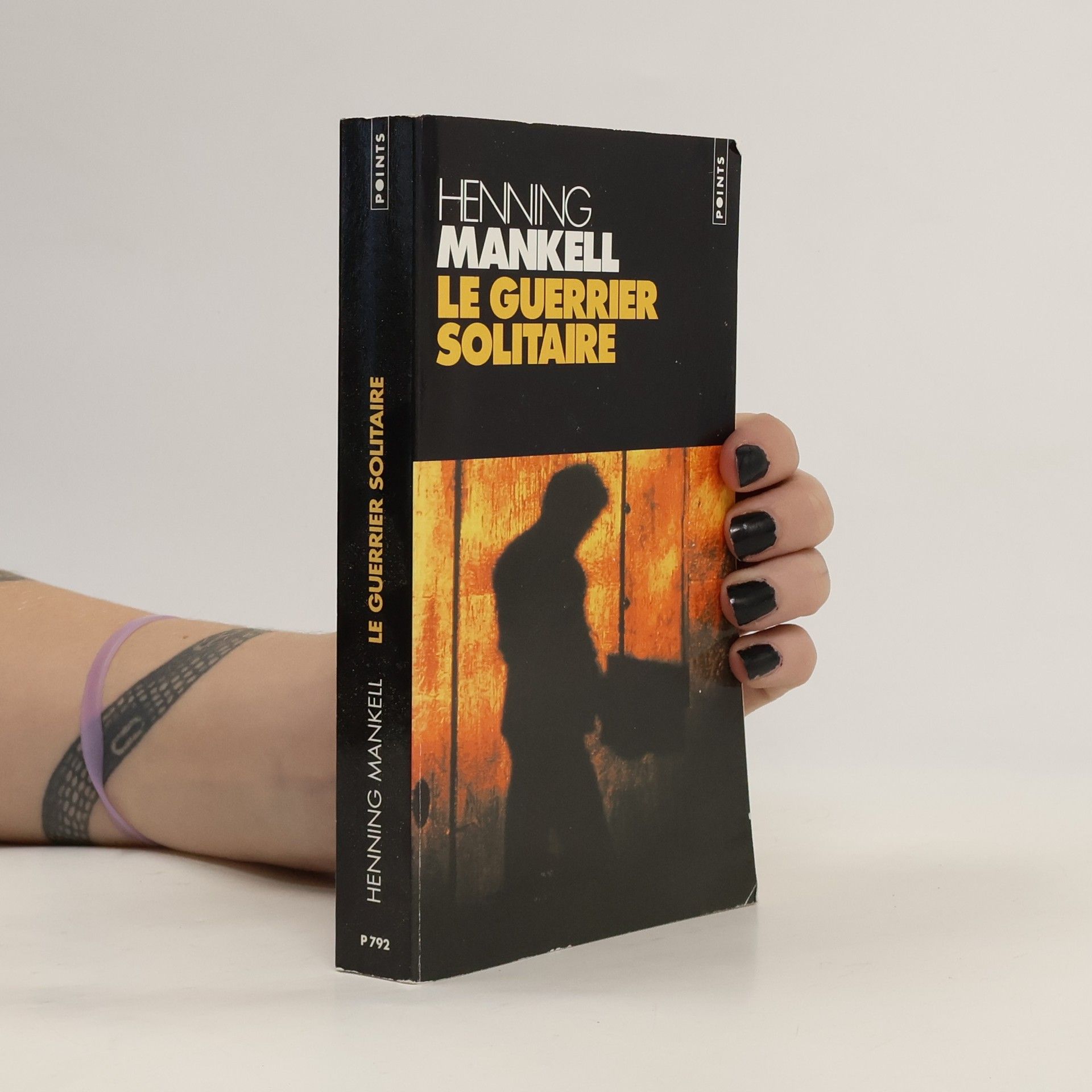 Henning Mankell Le Guerrier Solitaire. Roman traduit de suedois par Christofer Bjurström
