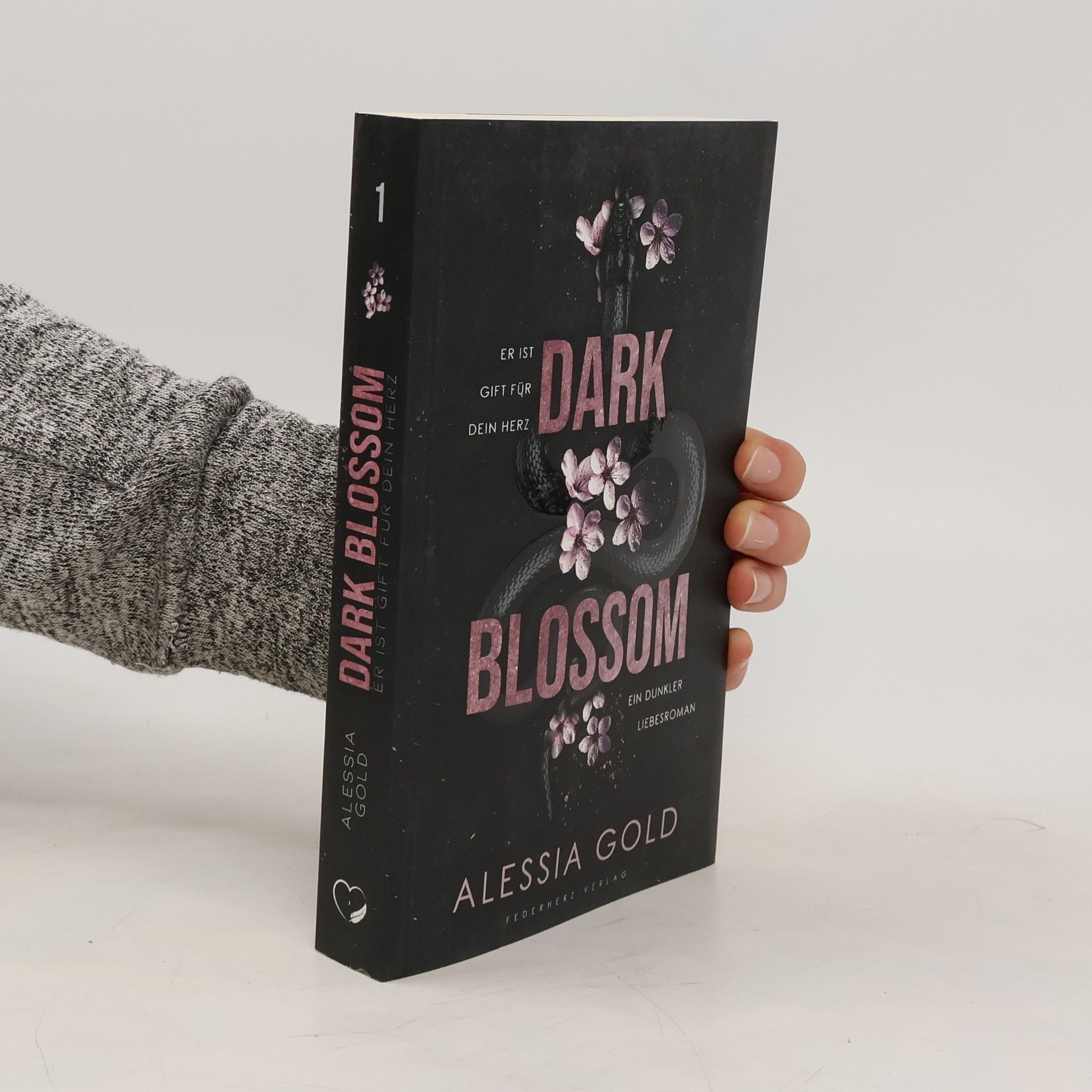 Alessia Gold Dark Blossom