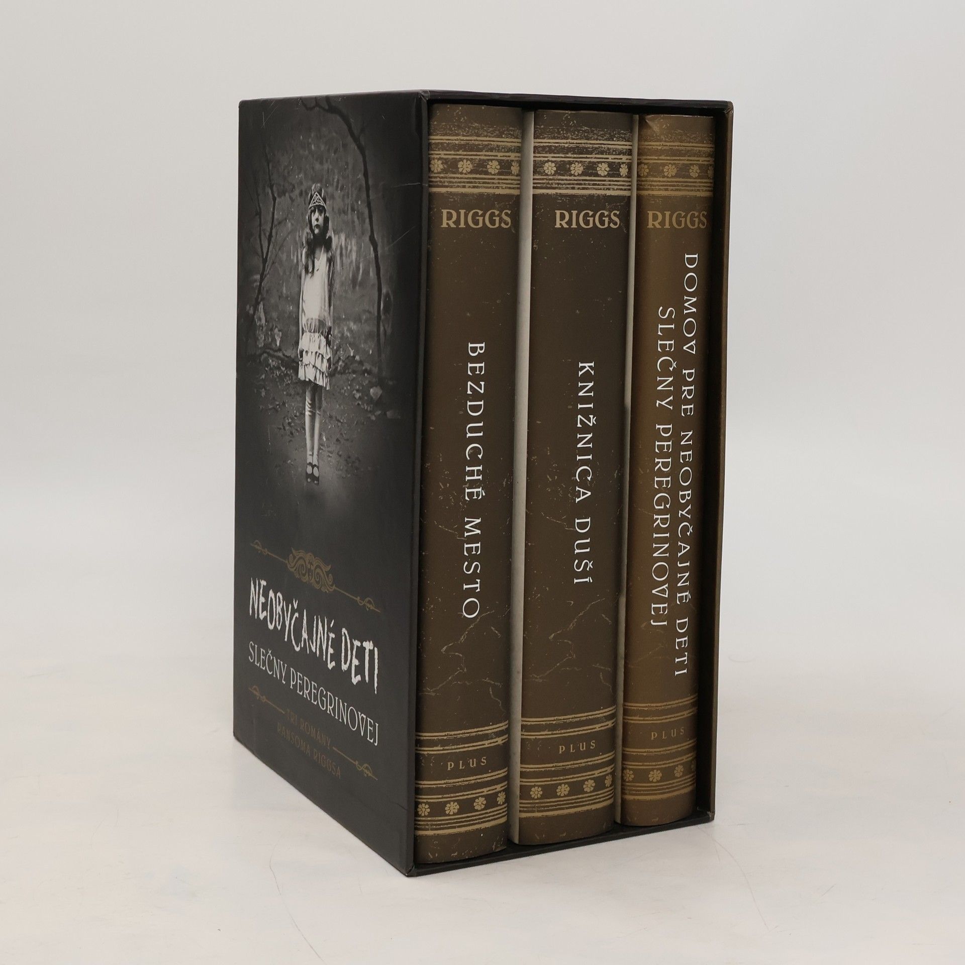 Ransom Riggs Neobyčajné deti slečny Peregrinovej 1–3 (box)