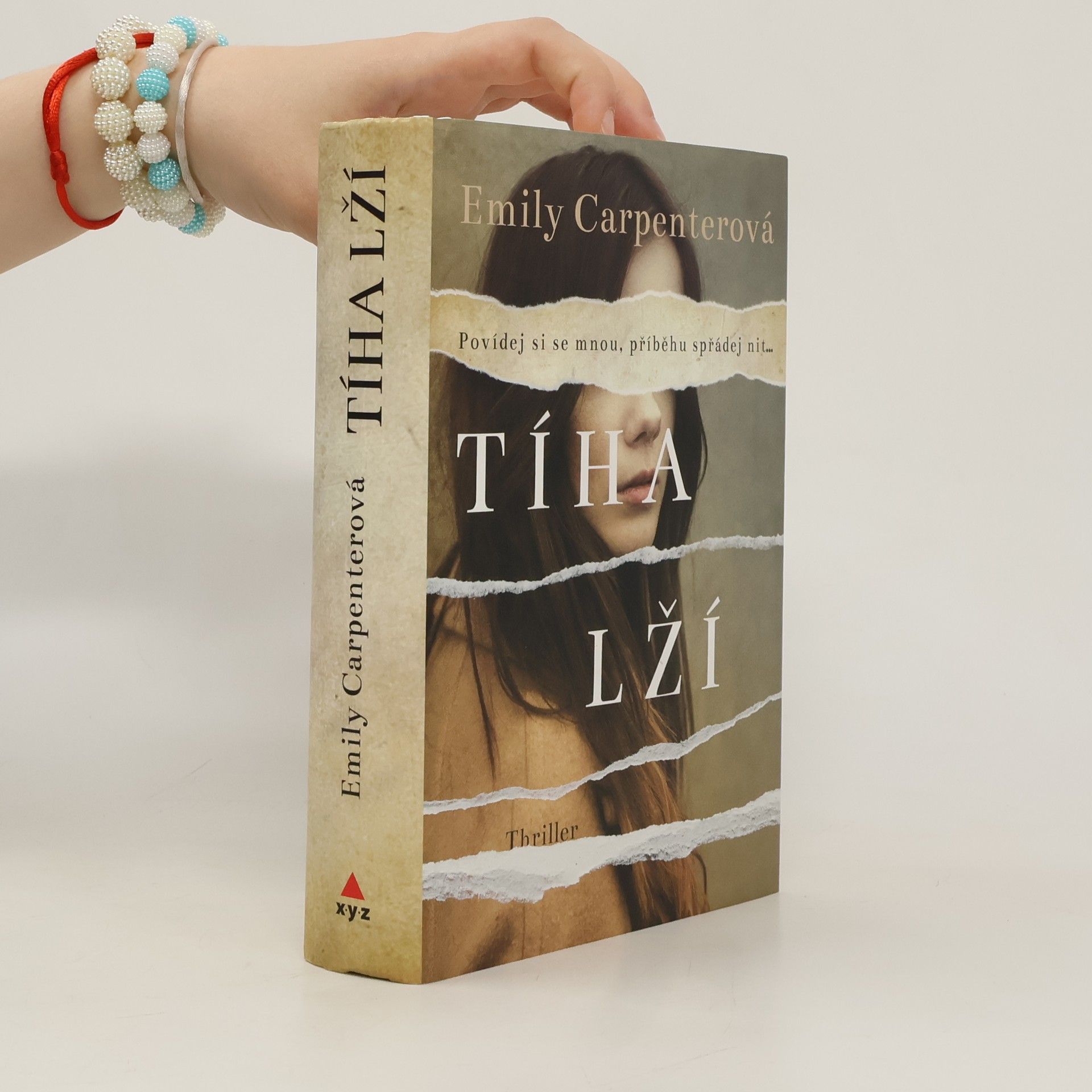 Emily Carpenter Tíha lží