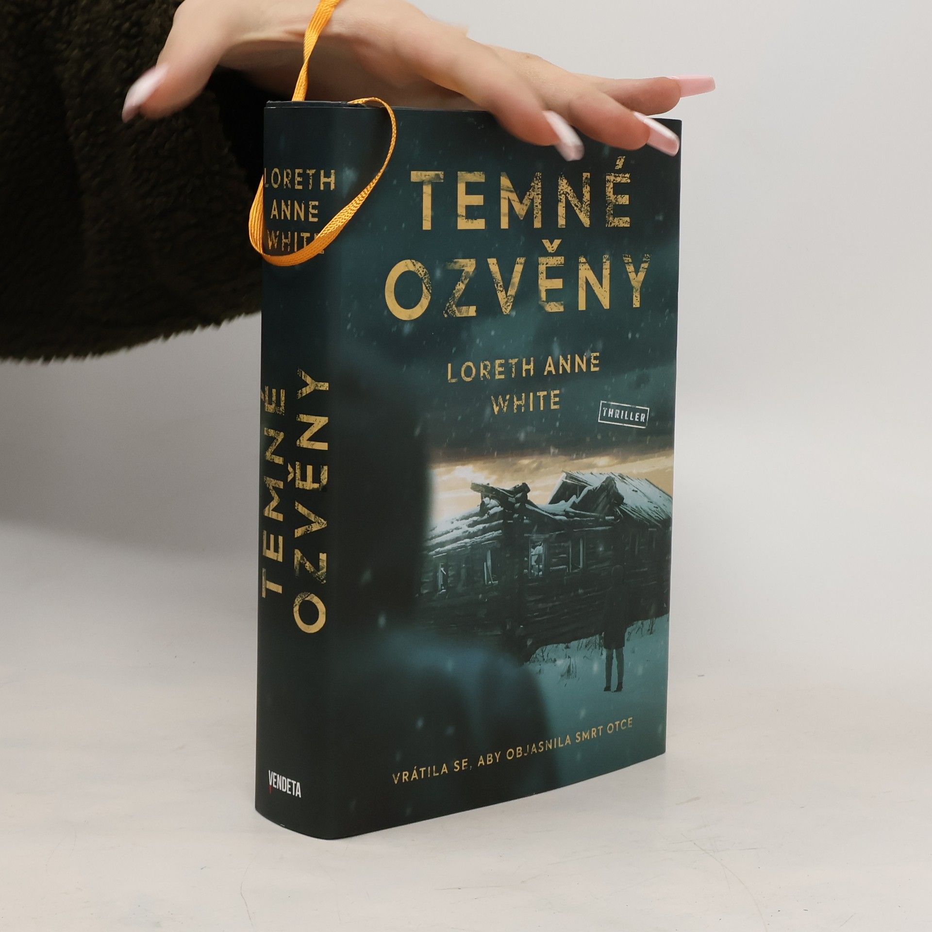 Loreth Anne White Temné ozvěny