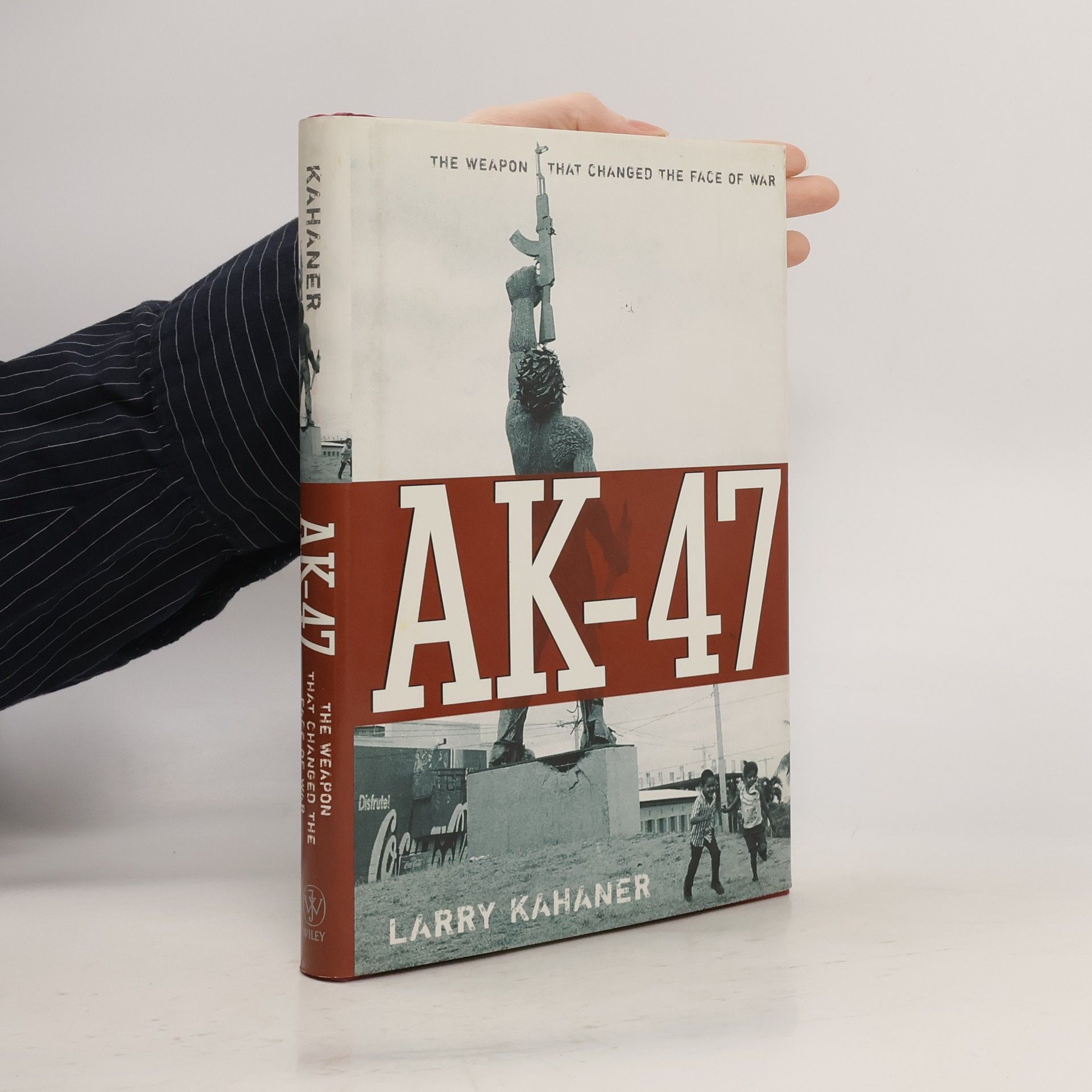 Larry Kahaner AK-47