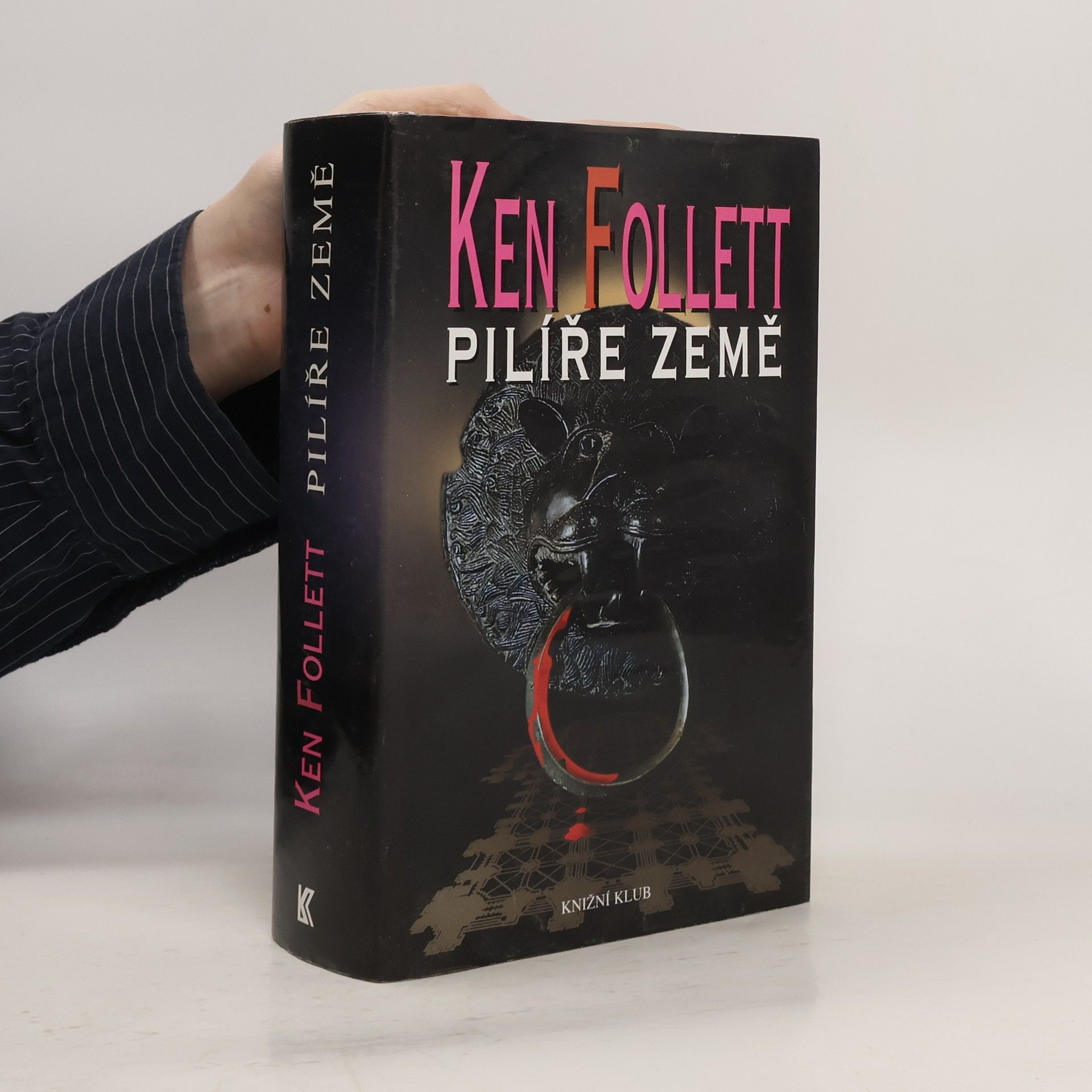 Ken Follett Pilíře země