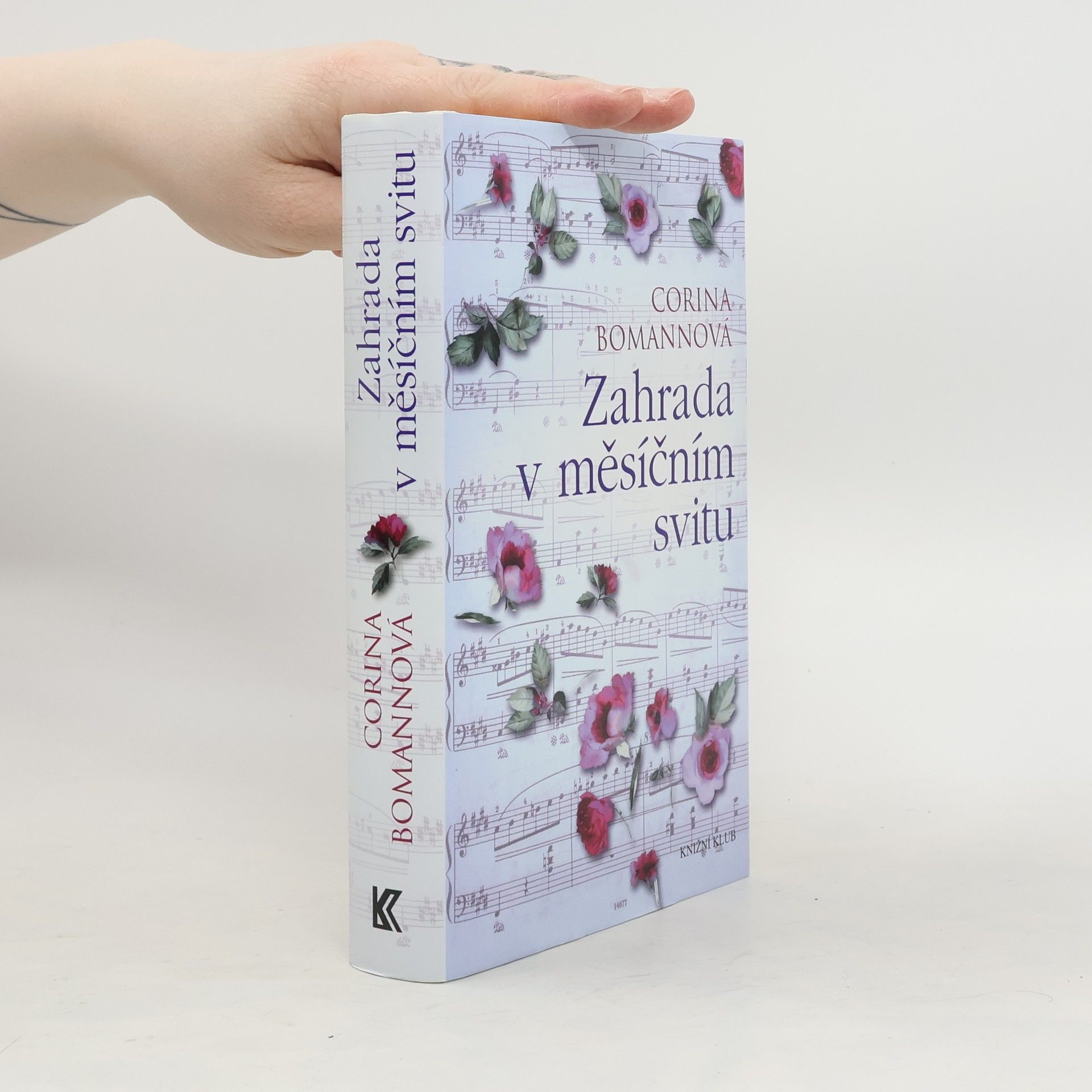 Corina Bomann Zahrada v měsíčním svitu