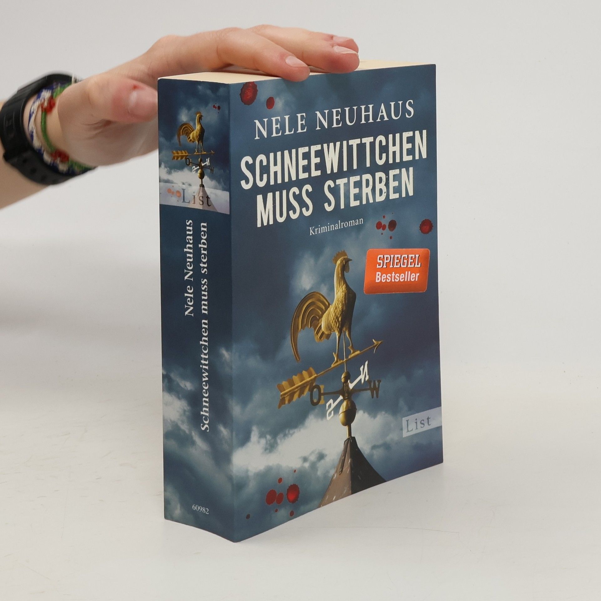 Nele Neuhaus Schneewittchen muss sterben : Kriminalroman