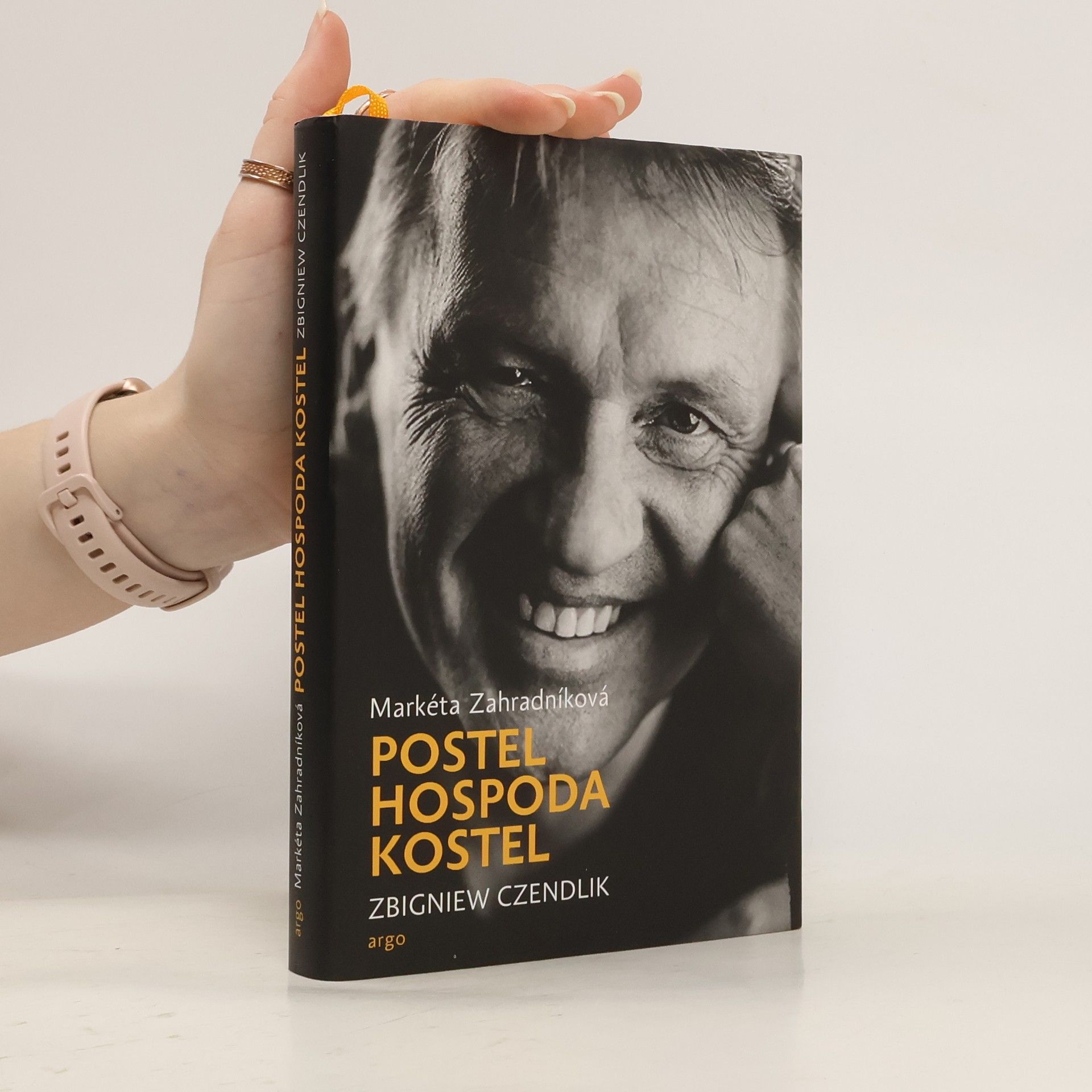 Zbigniew Czendlik Postel, hospoda, kostel