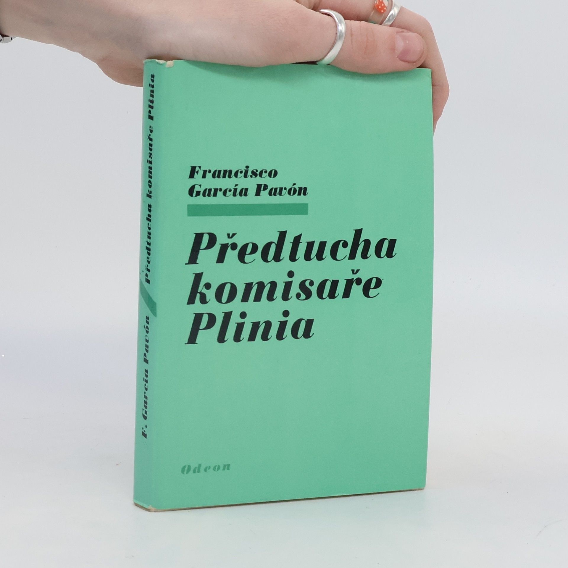 Francisco García Pavón Předtucha komisaře Plinia