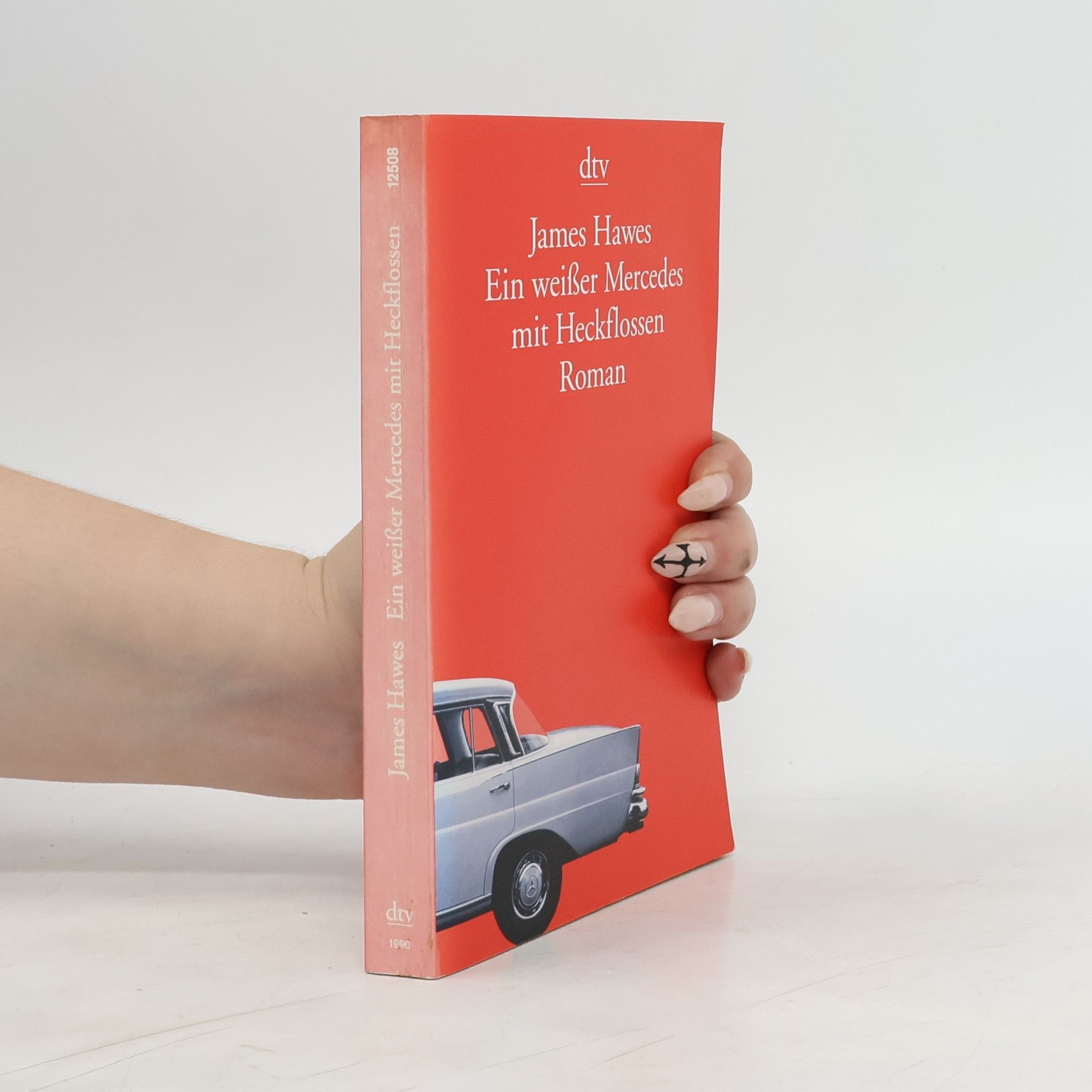 James Hawes Ein weißer Mercedes mit Heckflossen