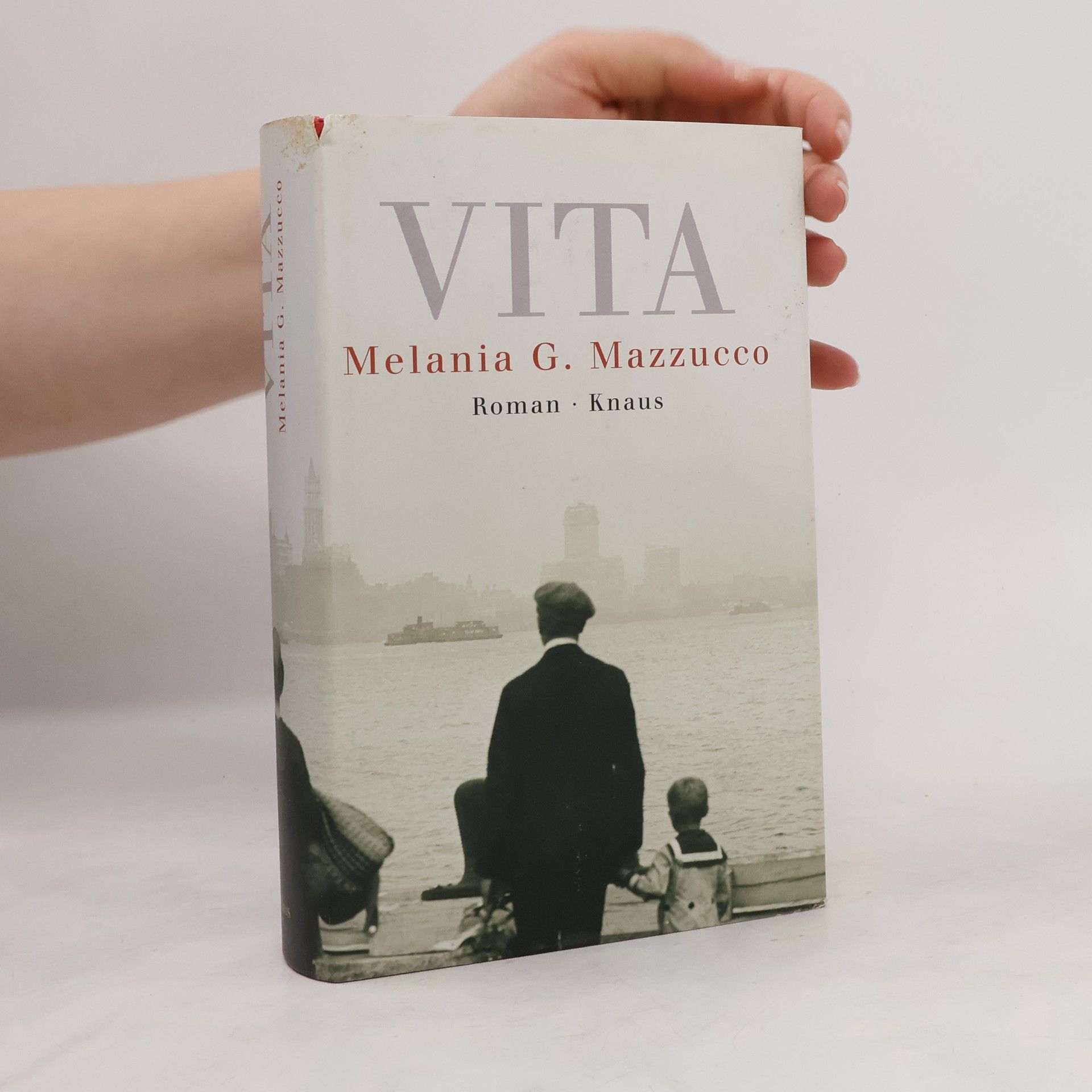 Melania Mazzucco Vita
