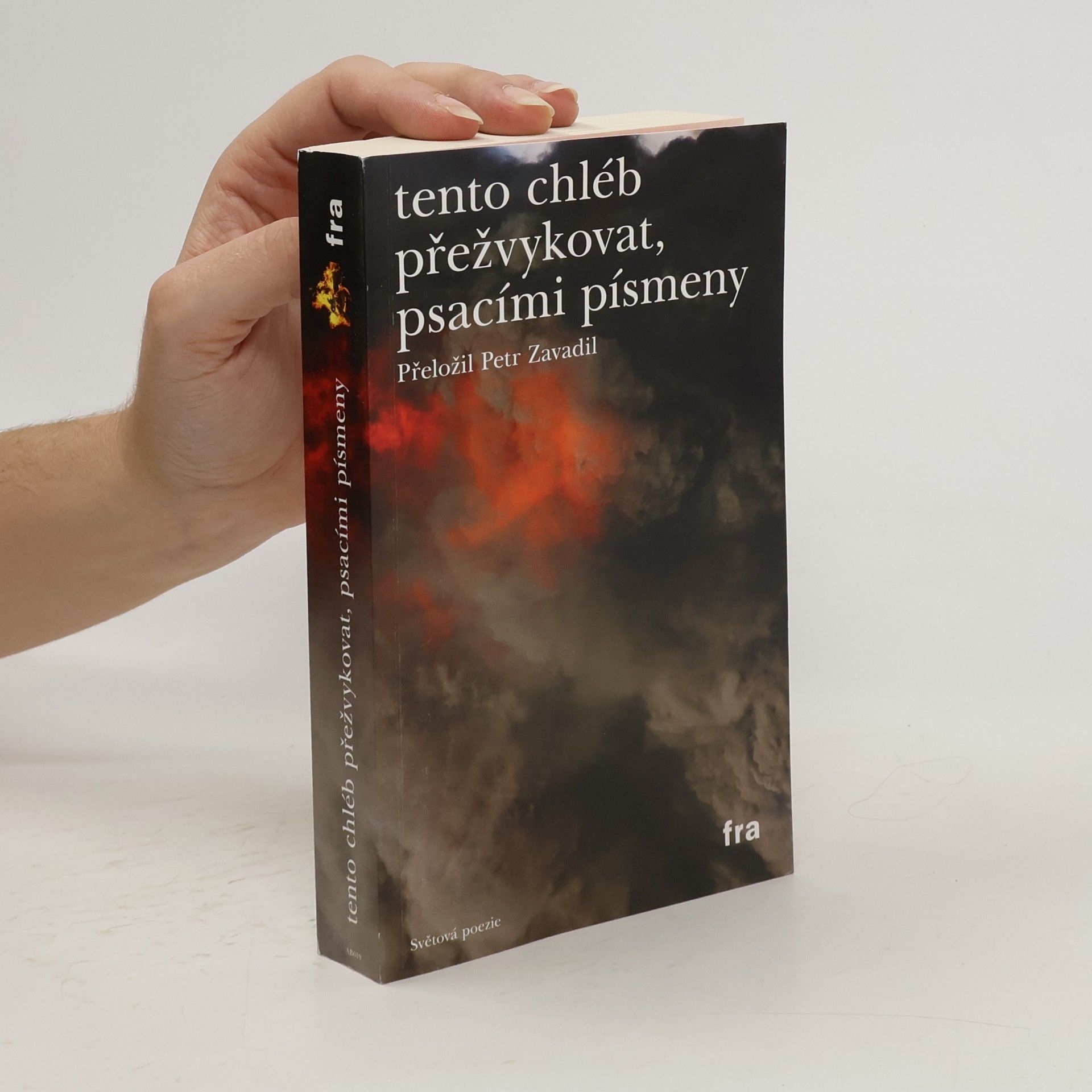 Ernesto Carrión Tento chléb přežvykovat, psacími písmeny