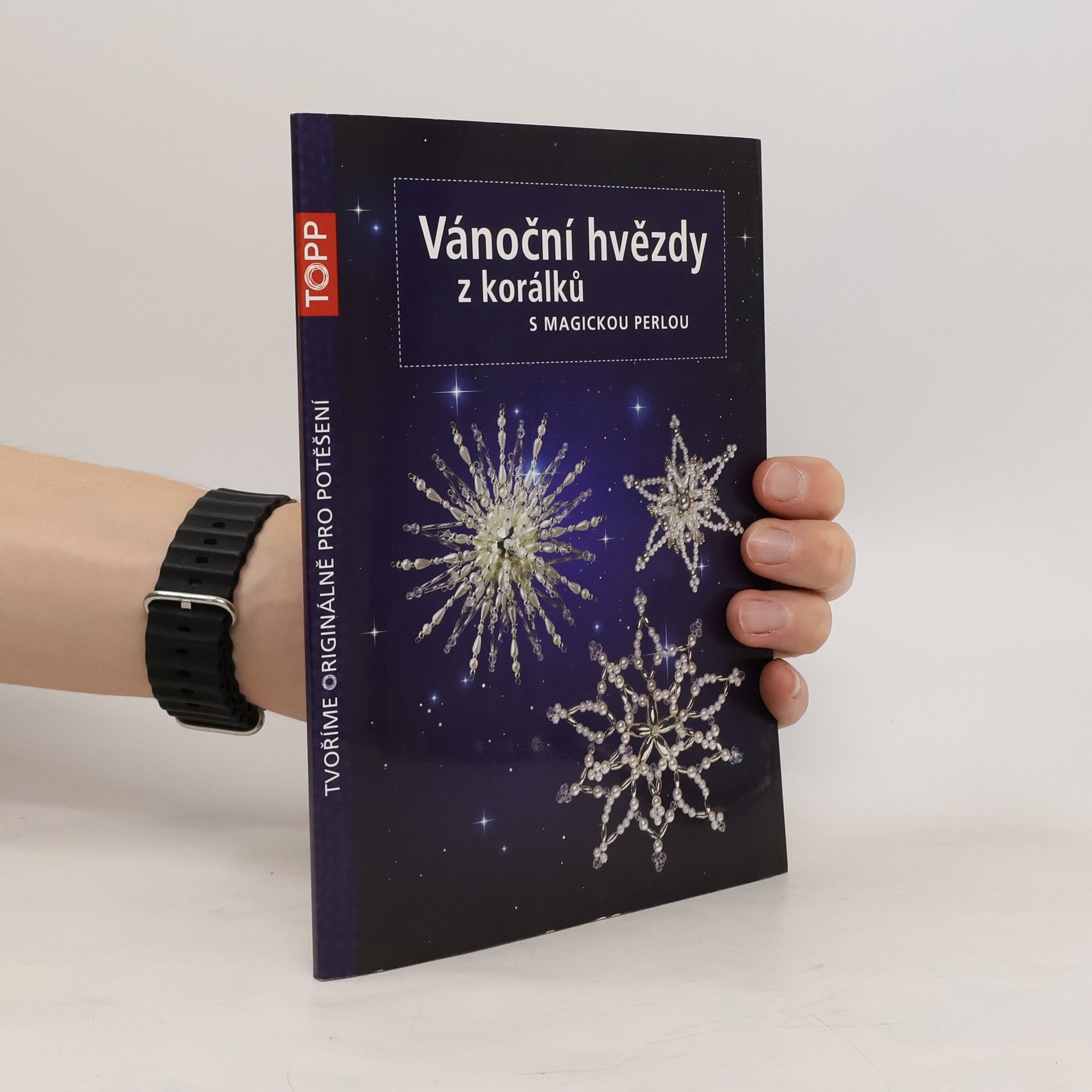 Inge Walz Vánoční hvězdy z korálků s magickou perlou
