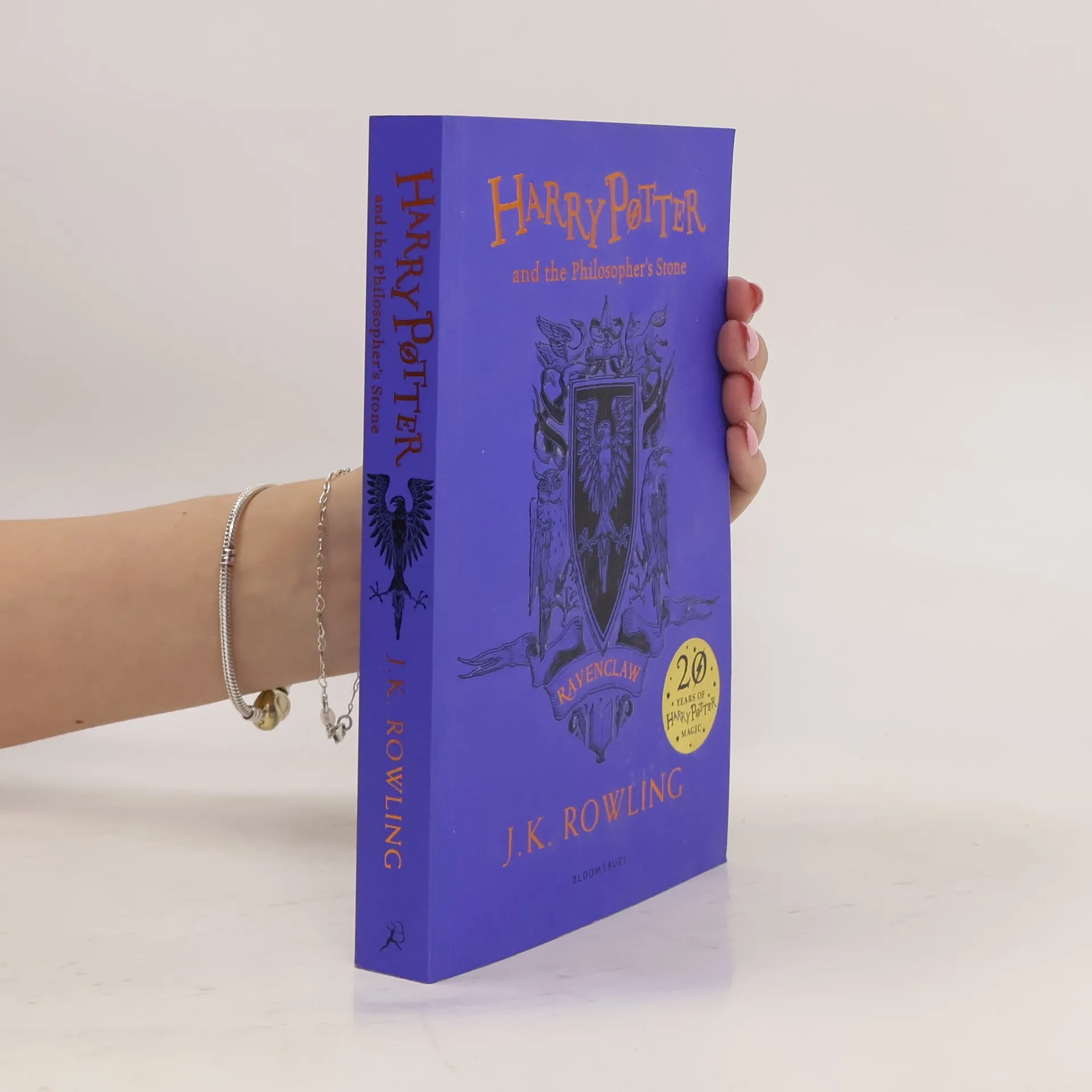 Harry Potter and the Philosopher's Stone | Kniha | J. K. Rowling | EN