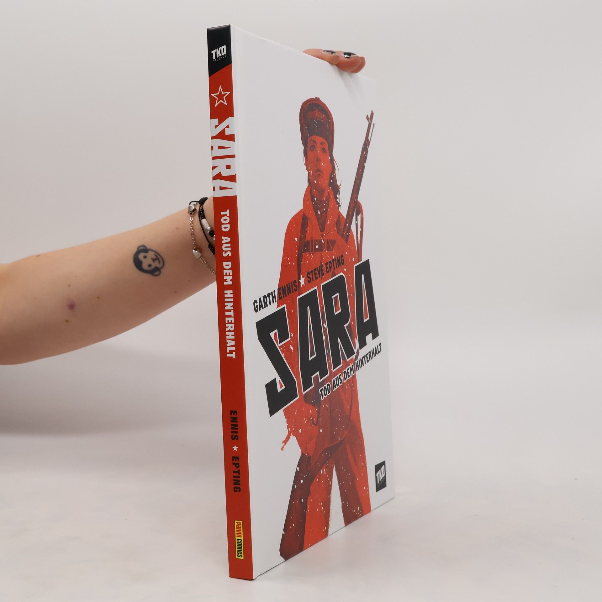 Garth Ennis Sara