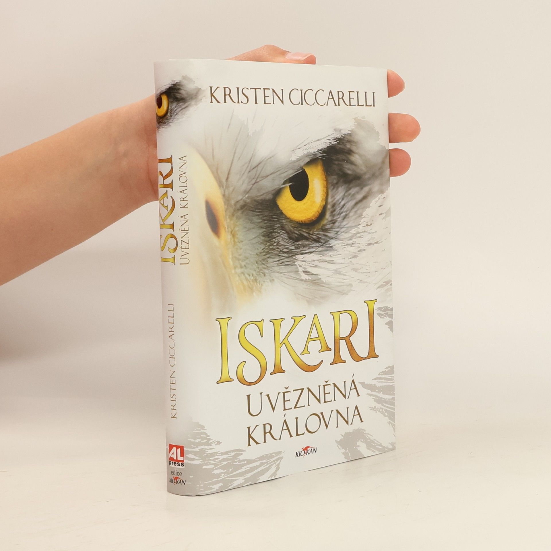 Kristen Ciccarelli Iskari. Uvězněná královna