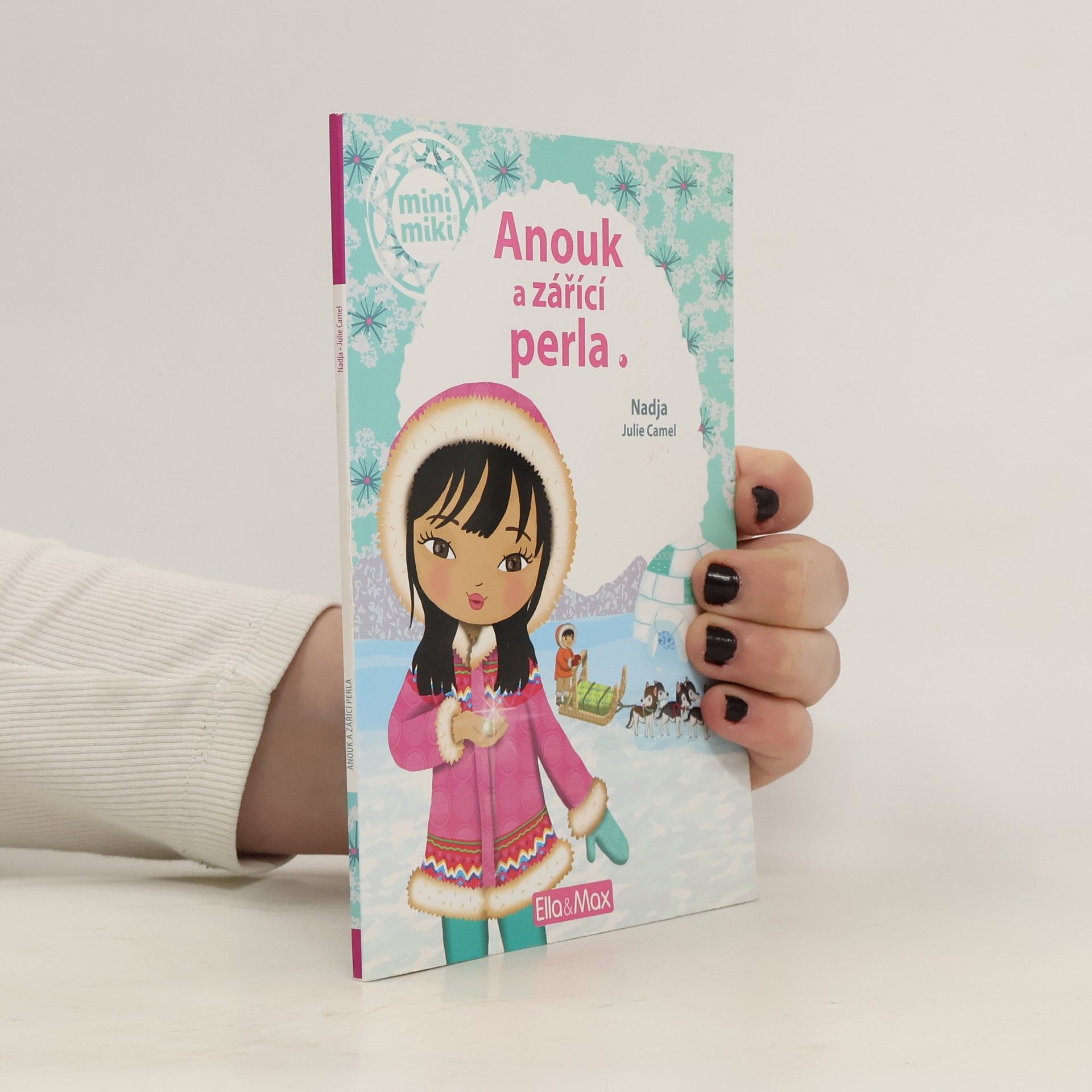 Nadja Anouk a zářící perla