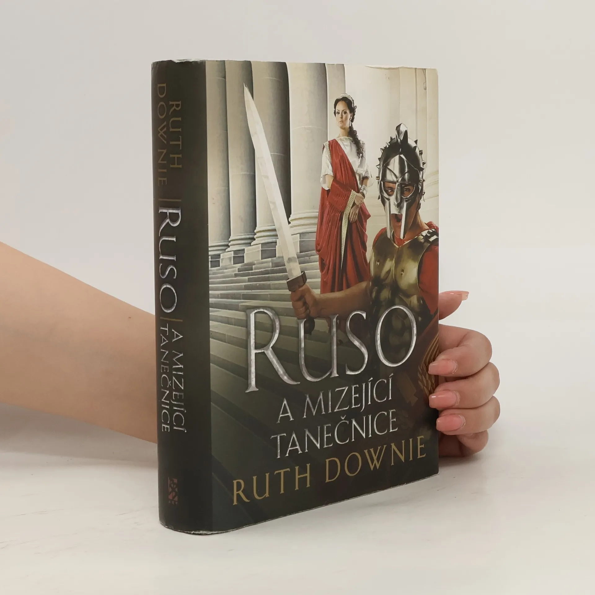 Ruso a mizející tanečnice | Book | Hardcover | Ruth Downie | CS