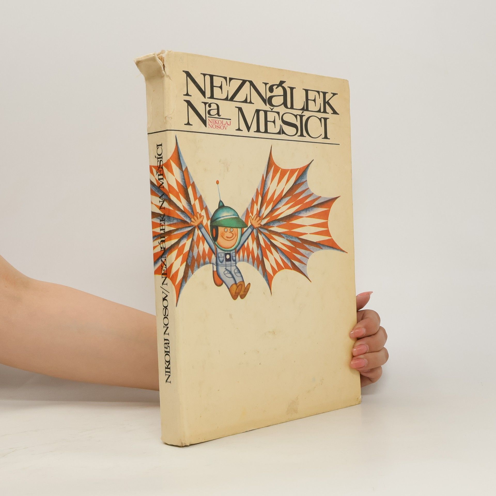 Nikolai Nossow Neználek na Měsíci