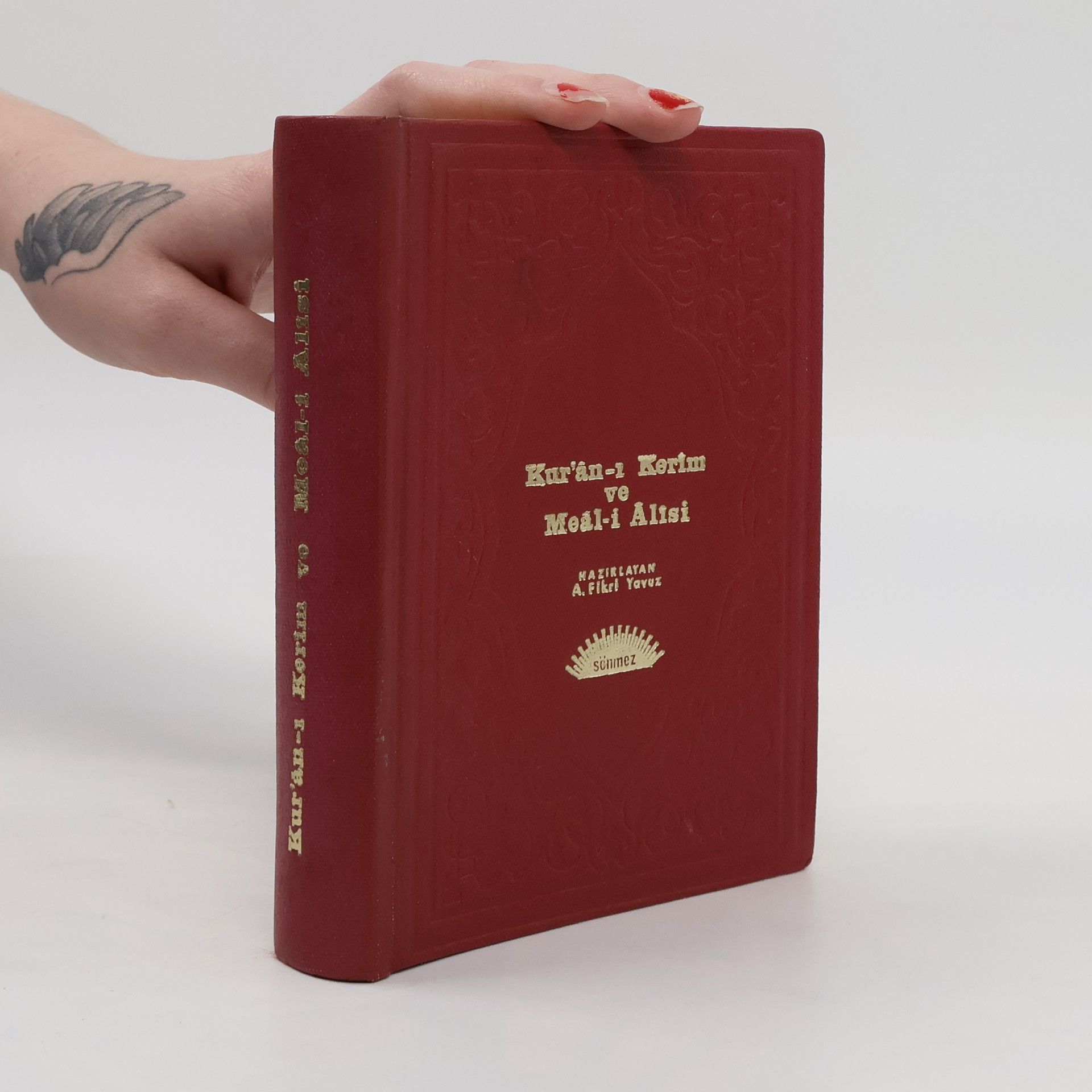 Collective Kur'an-i keri̇m ve i̇zahlı meâli ålisi