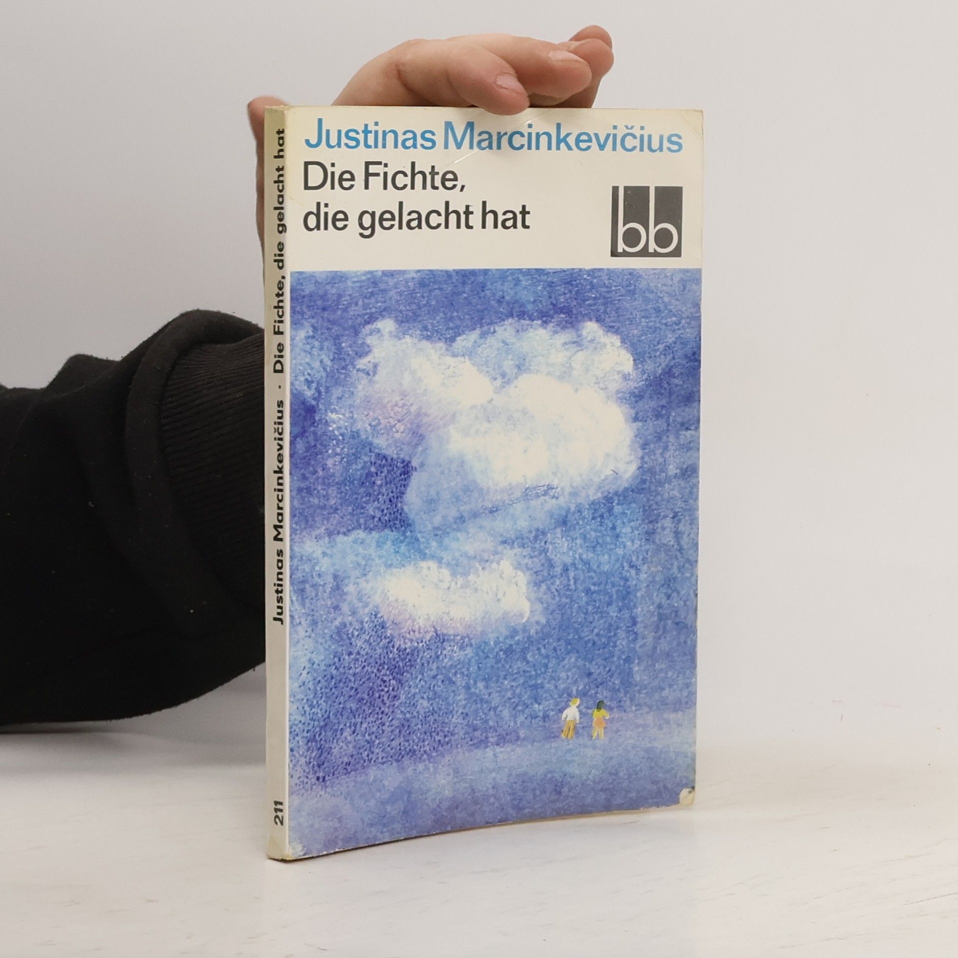 Justinas Marcinkevičius Die fichte, die gelacht hat