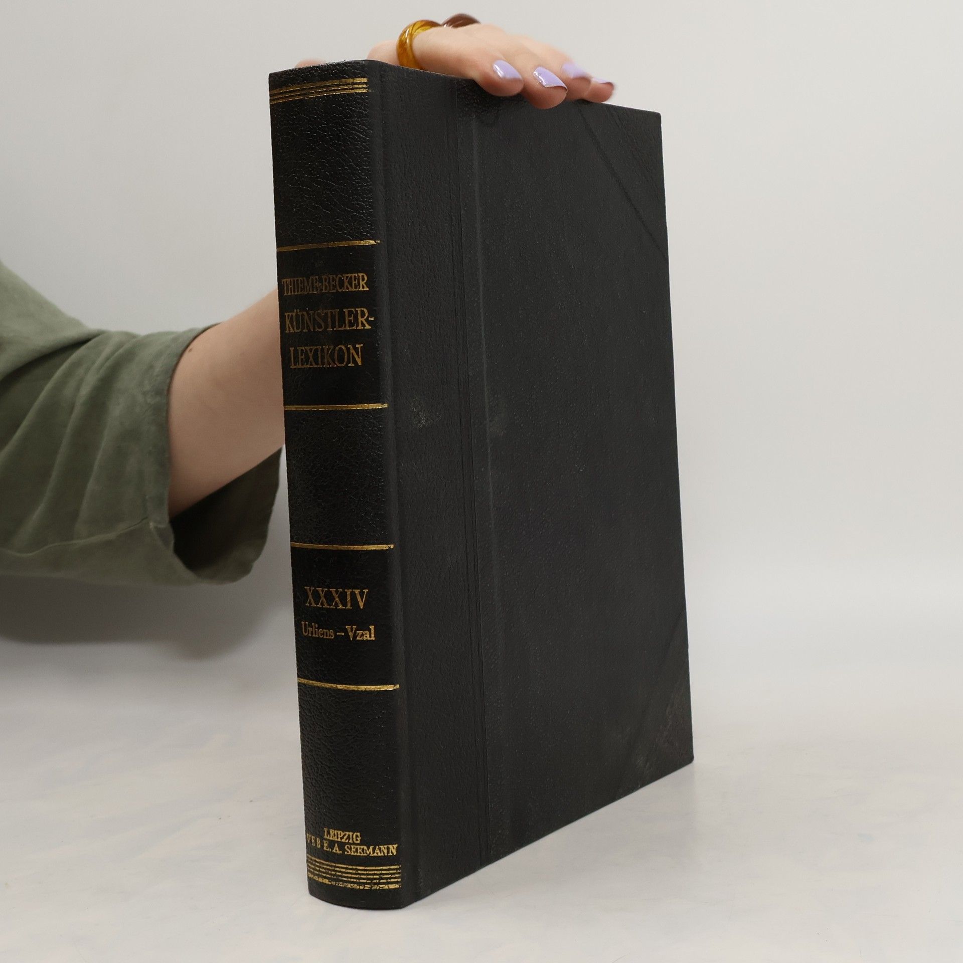 Autorenkollektiv Thieme-Becker. Künstler-Lexikon XXXIV.
