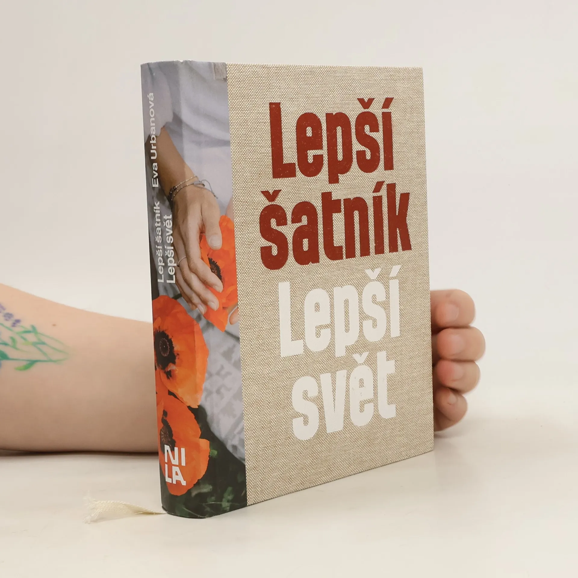 Lepší šatník, lepší svět | Kniha | pevná | Eva Urbanová | CS