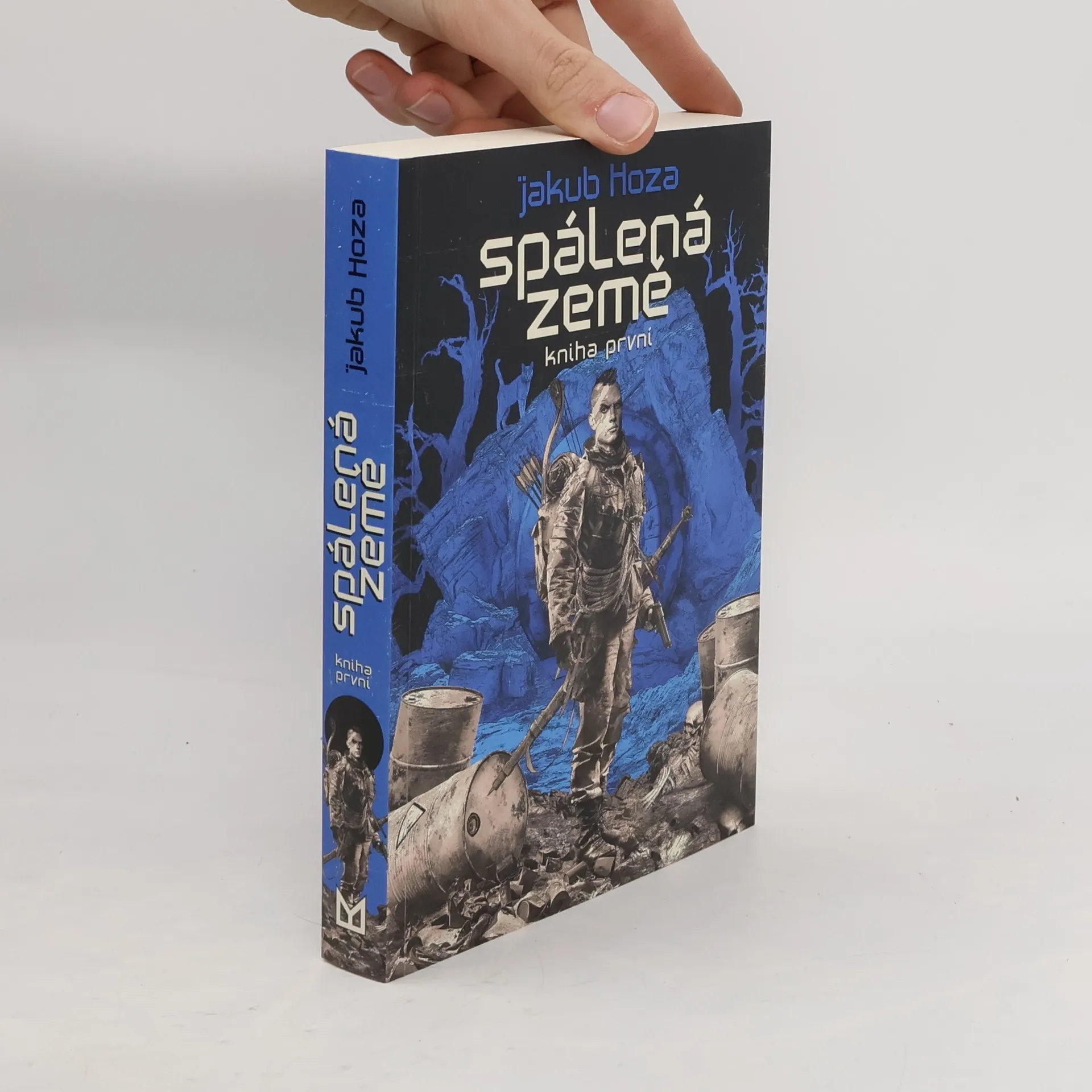 Spálená země. Kniha první | Kniha | mäkká | Jakub Hoza | CS