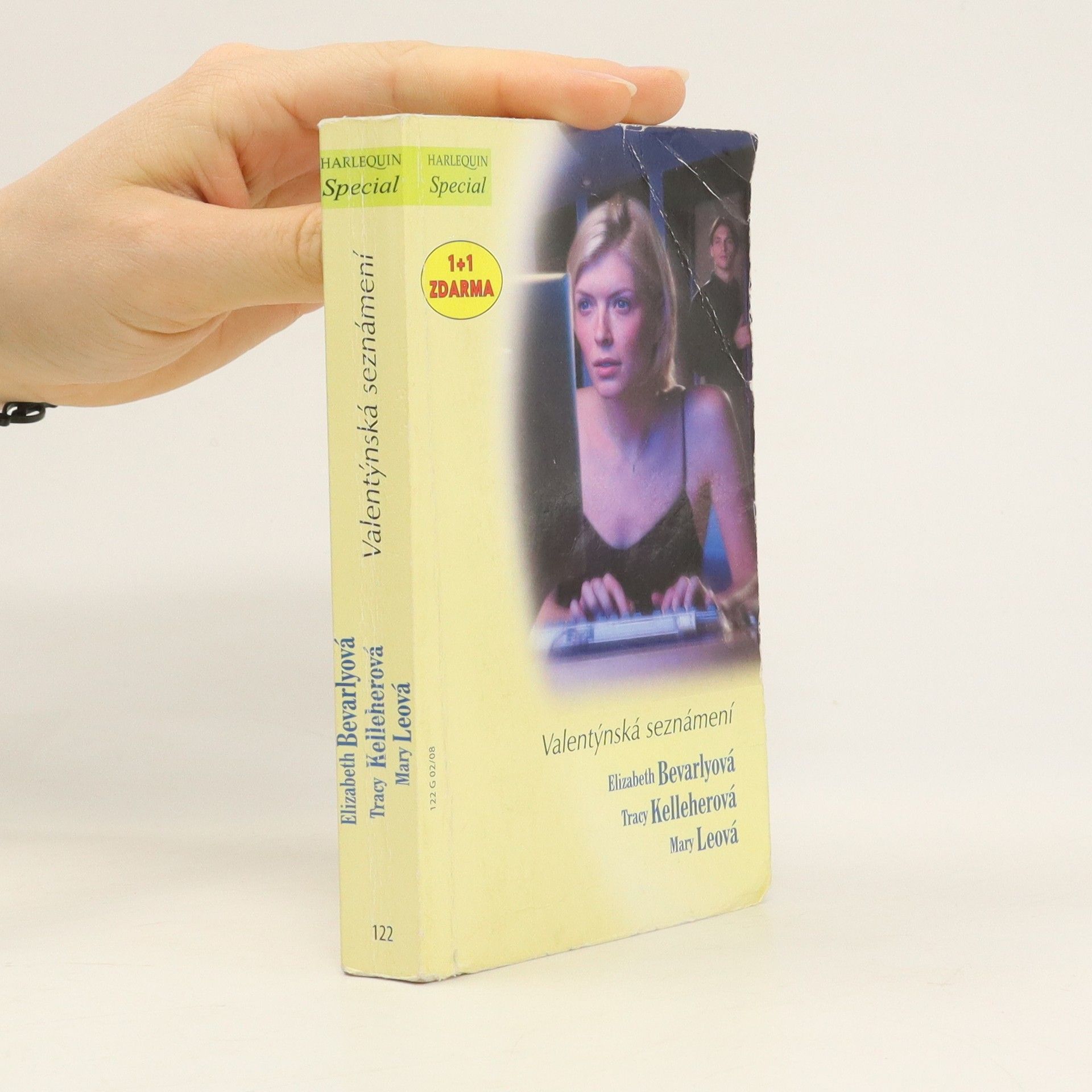 Elizabeth Bevarly Valentýnská seznámení: Čtyřminutový valčík / Přistání v New Yorku / Léčba růžemi