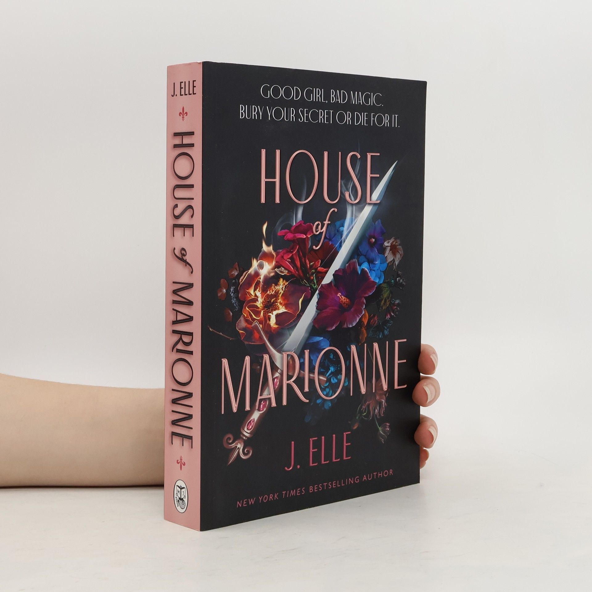 Elle Luna House of Marionne