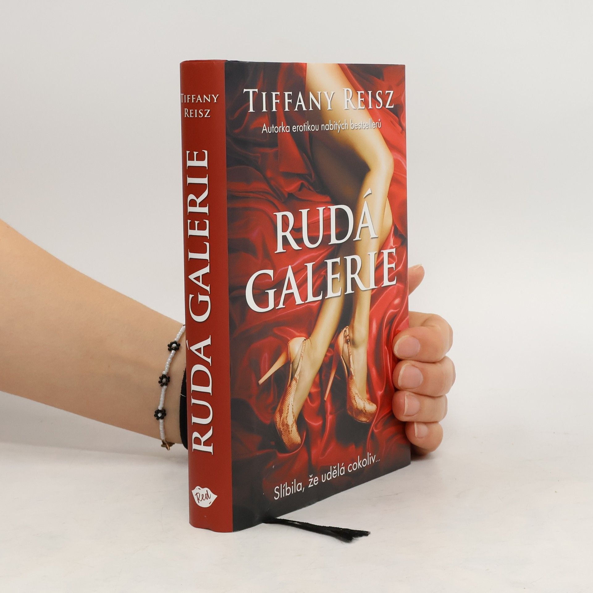Tiffany Reisz Rudá galerie