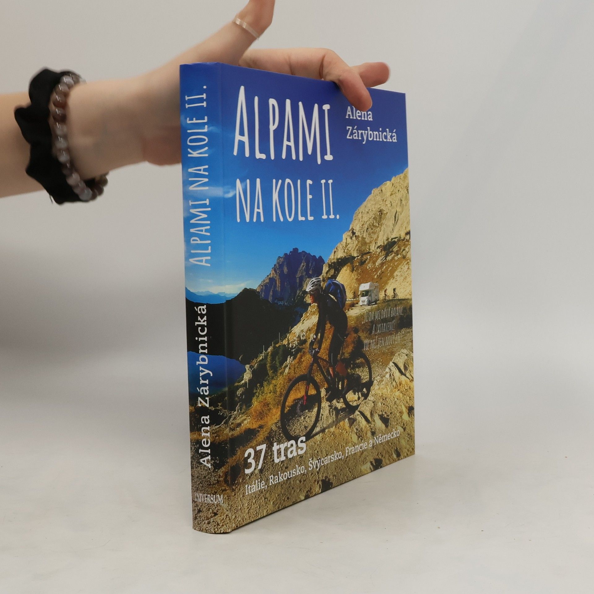 Alena Zárybnická Alpami na kole II.