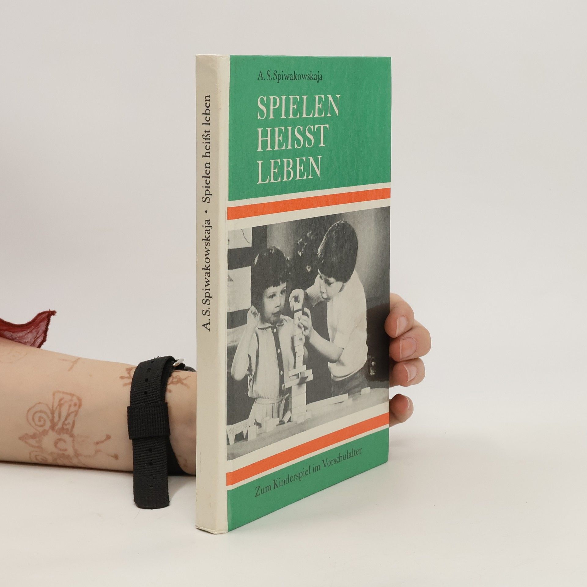 Alla S. Spivakovskaja Spielen heisst leben