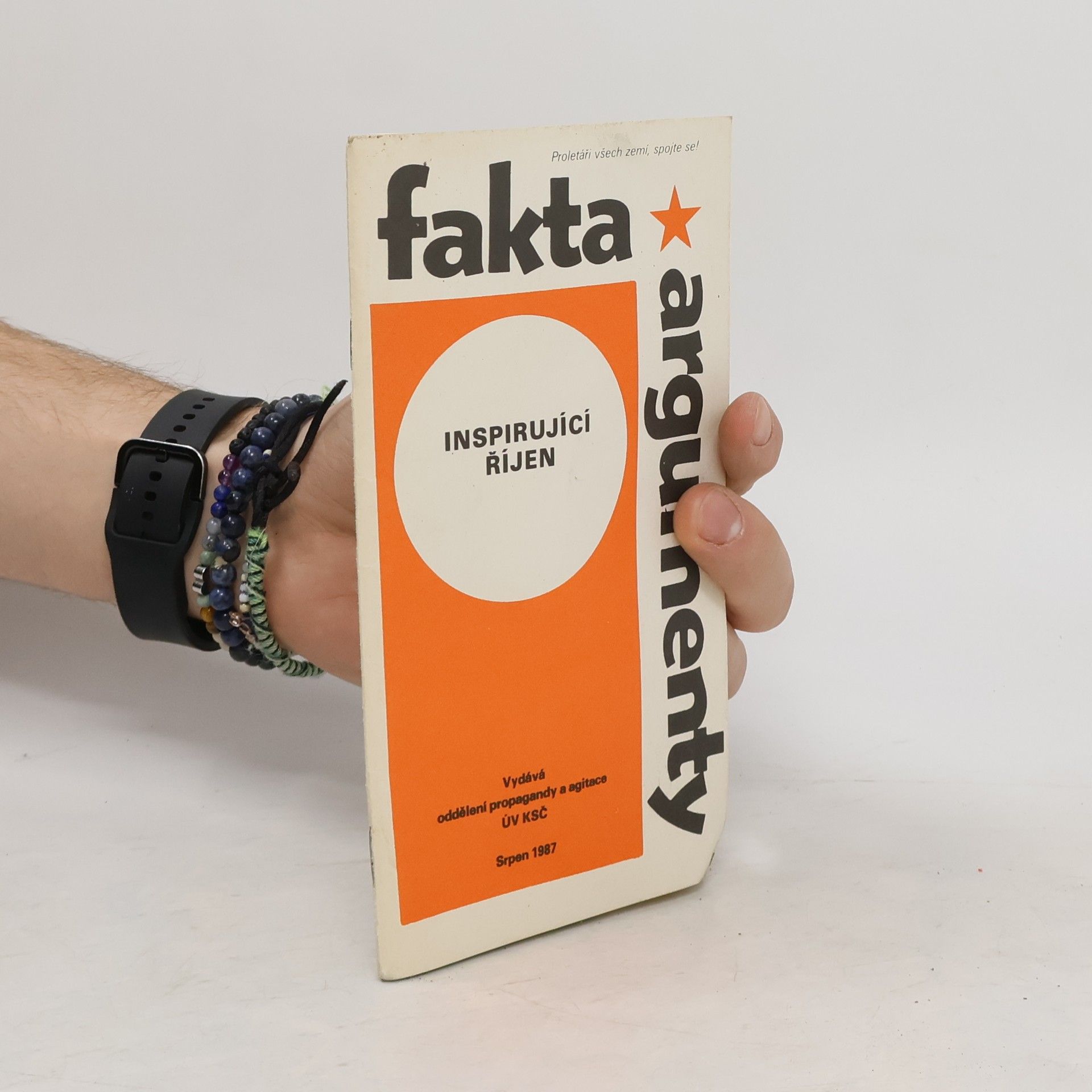 Collectif d'auteurs Fakta argumenty. Inspirující říjen