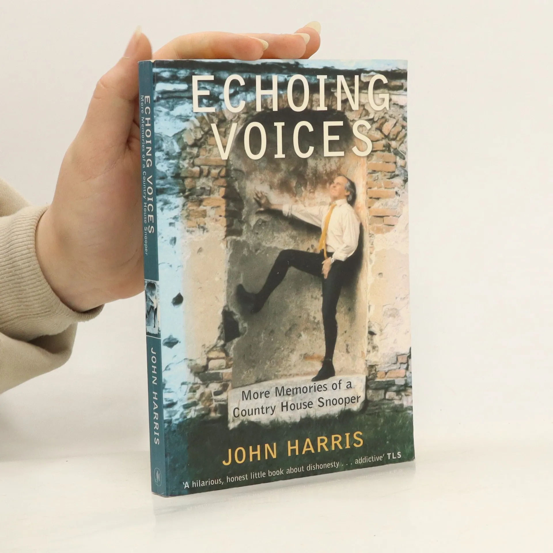 Echoing Voices | Boek | Paperback | John Harris | EN
