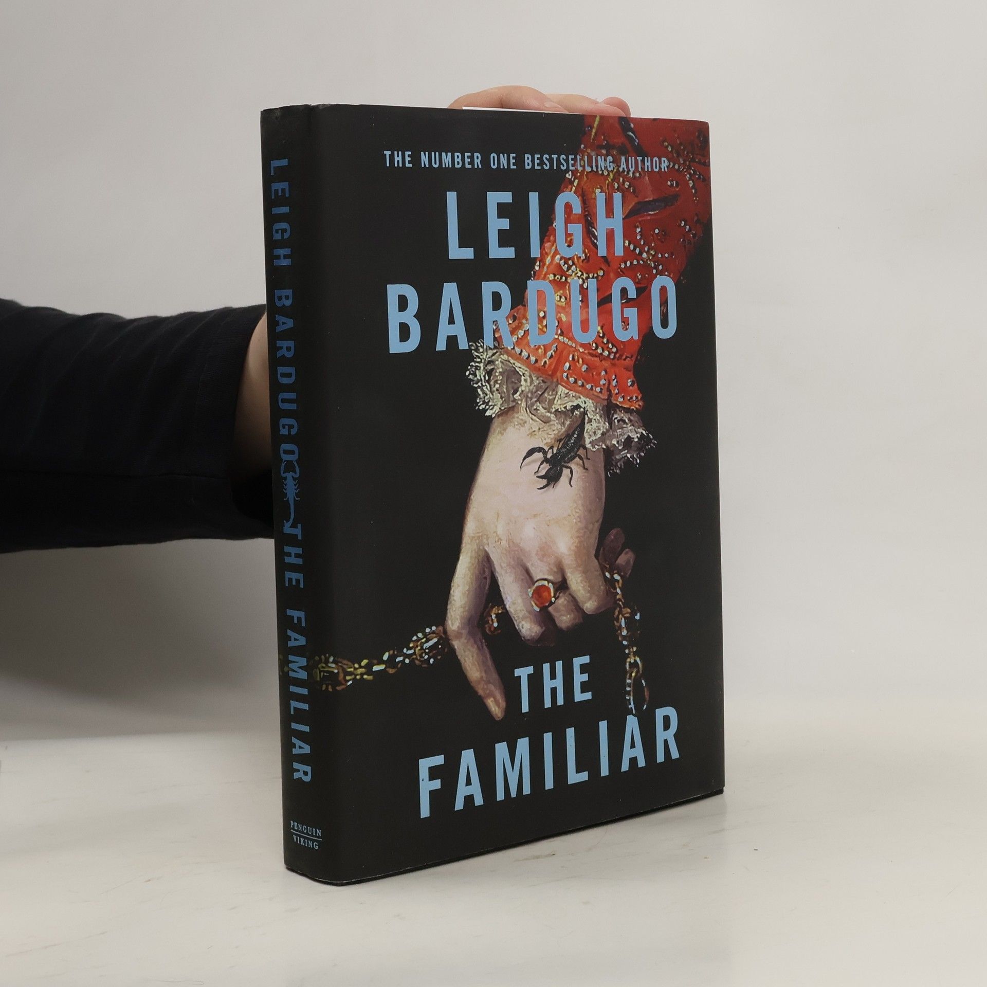 Leigh Bardugo The Familiar: Limited Exclusive Edition