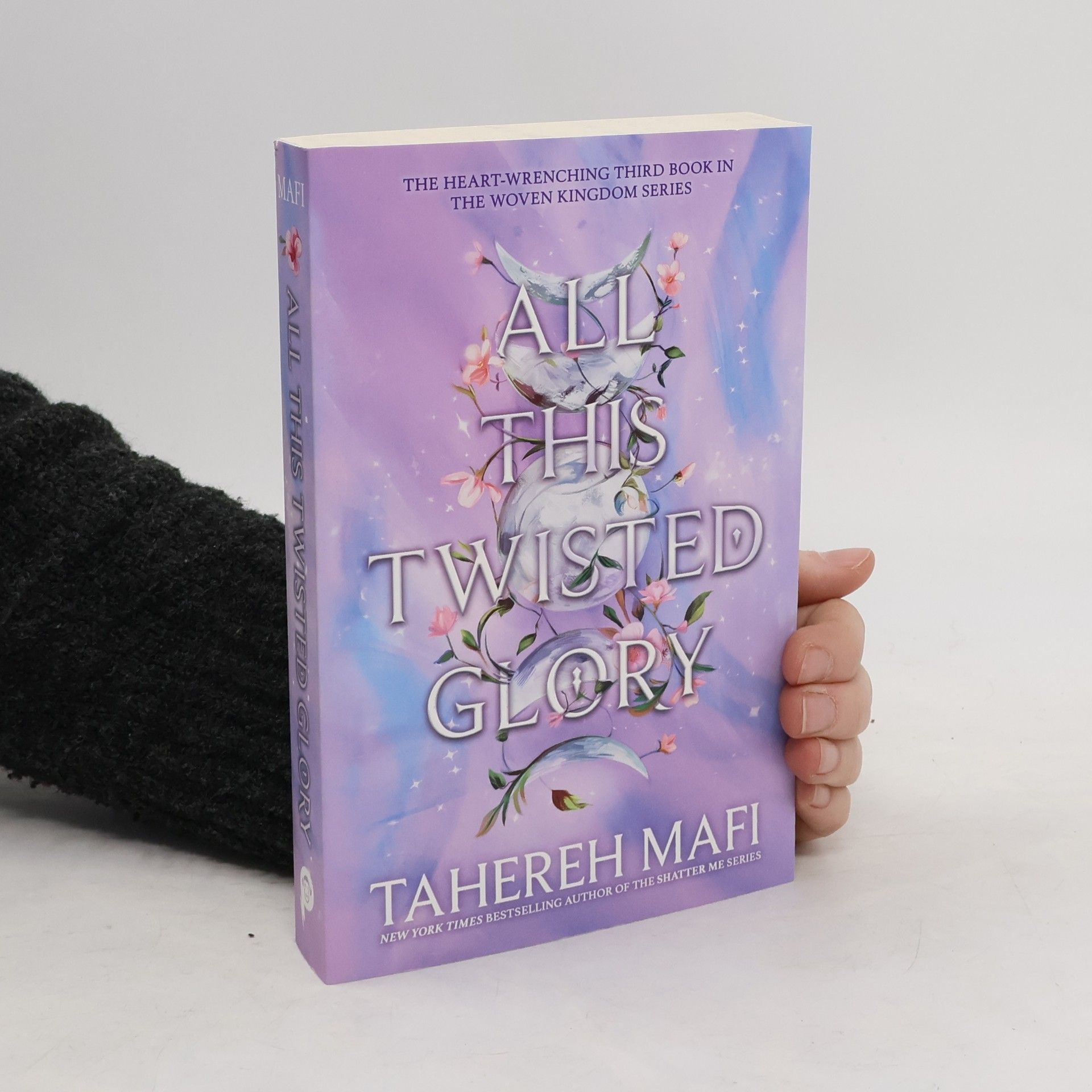 Tahereh Mafi All This Twisted Glory (This Woven Kingdom)