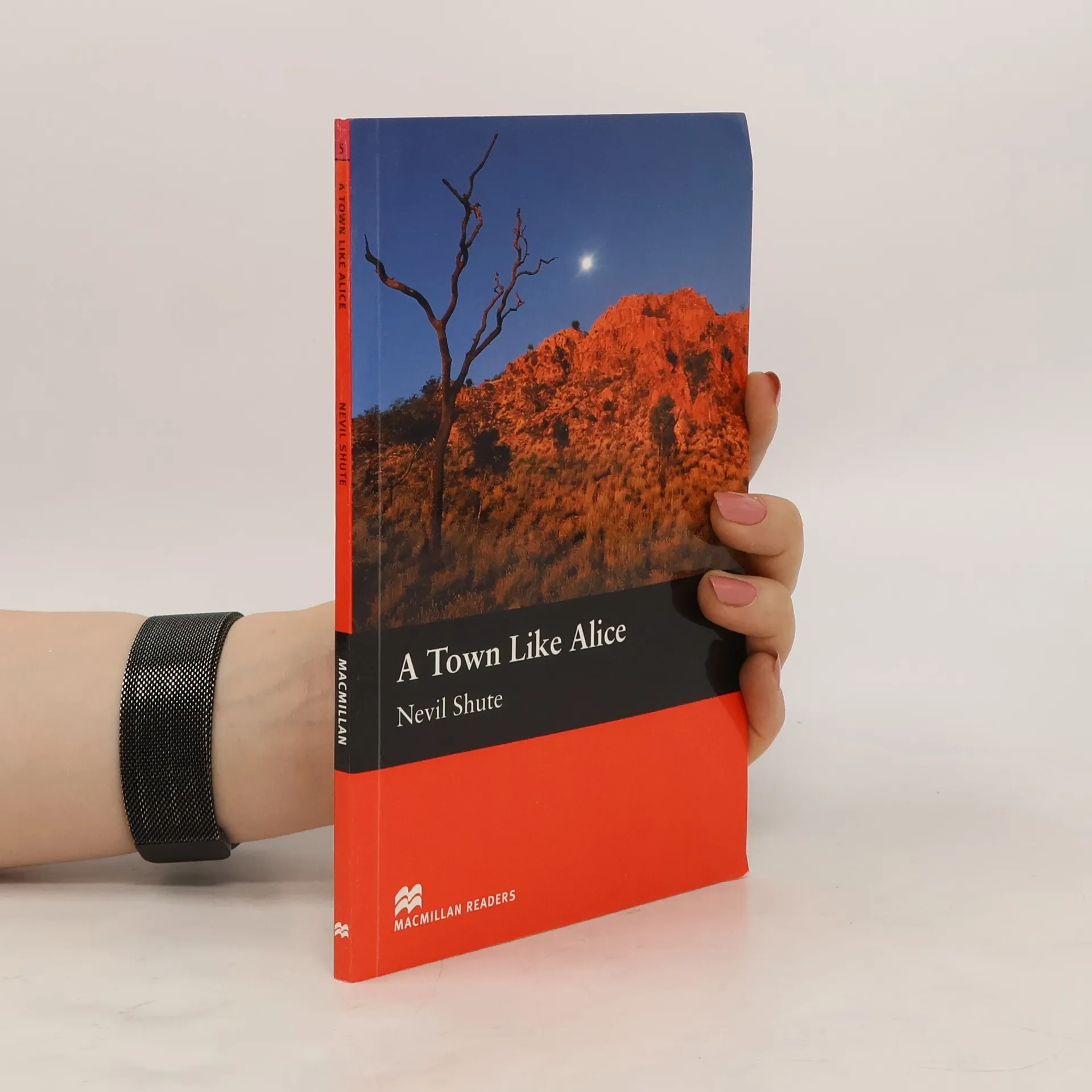 A Town like Alice | Book | D. R. Hill | EN