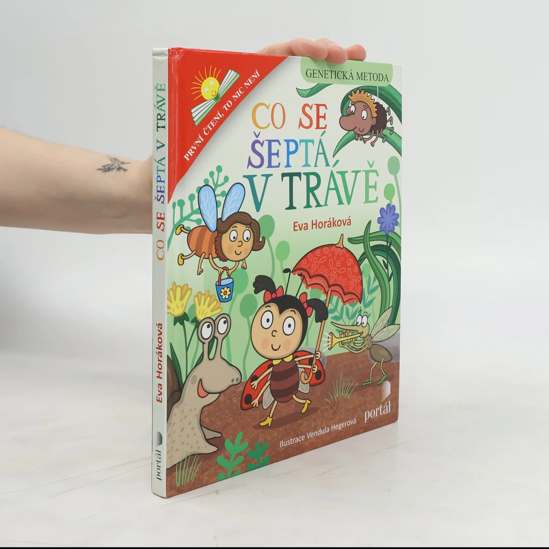 Co se šeptá v trávě | Kniha | pevná | Eva Horáková | CS