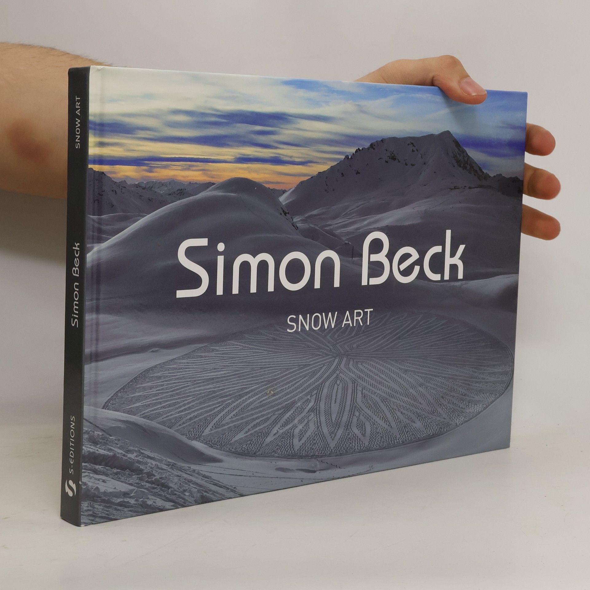 Simon Beck Snow Art