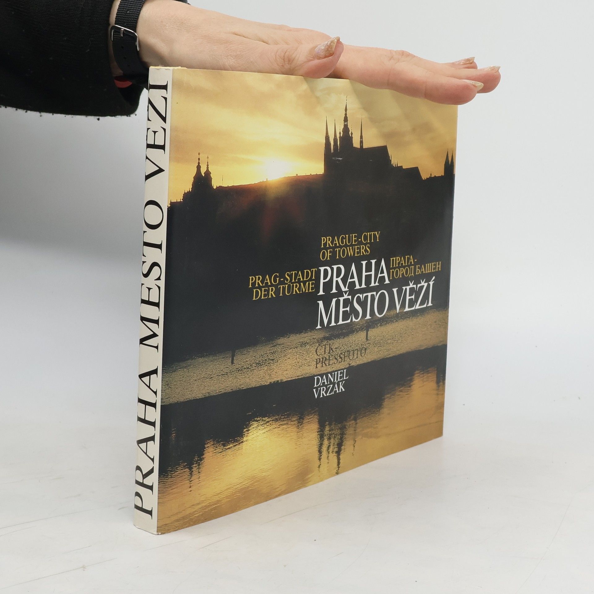 Daniel Vrzák Praha, město věží