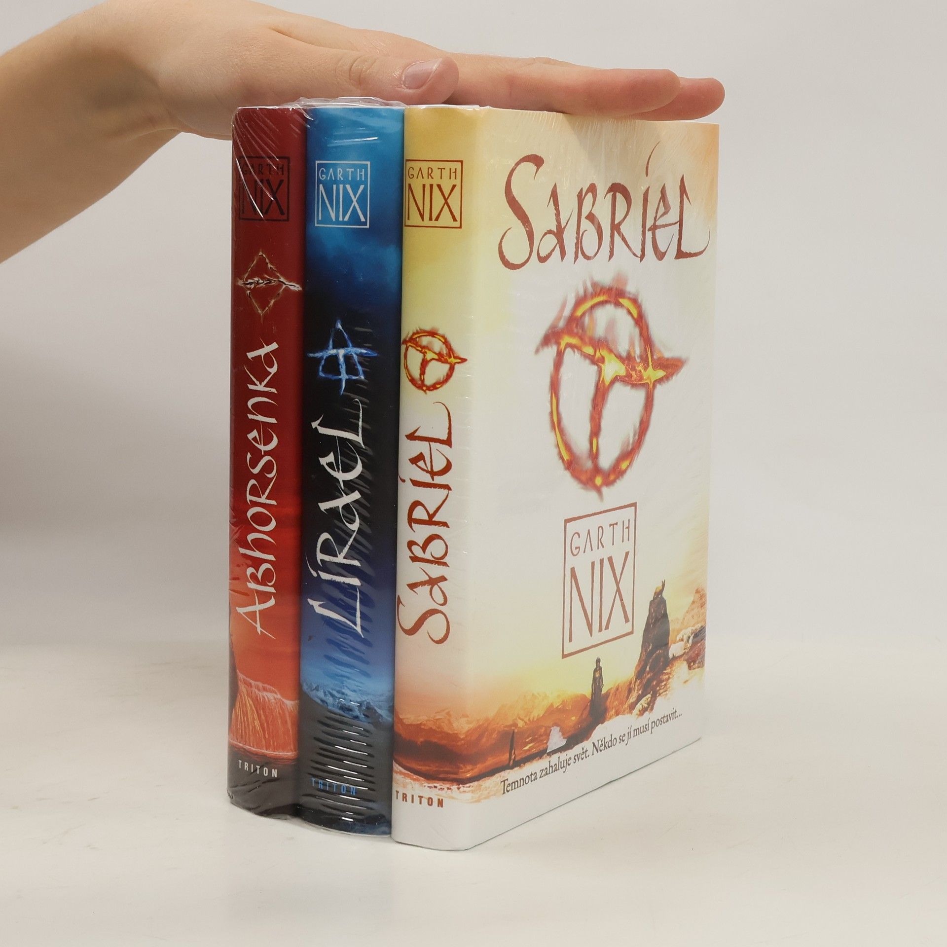 Garth Nix Sabriel, Lírael, Abhorsenka